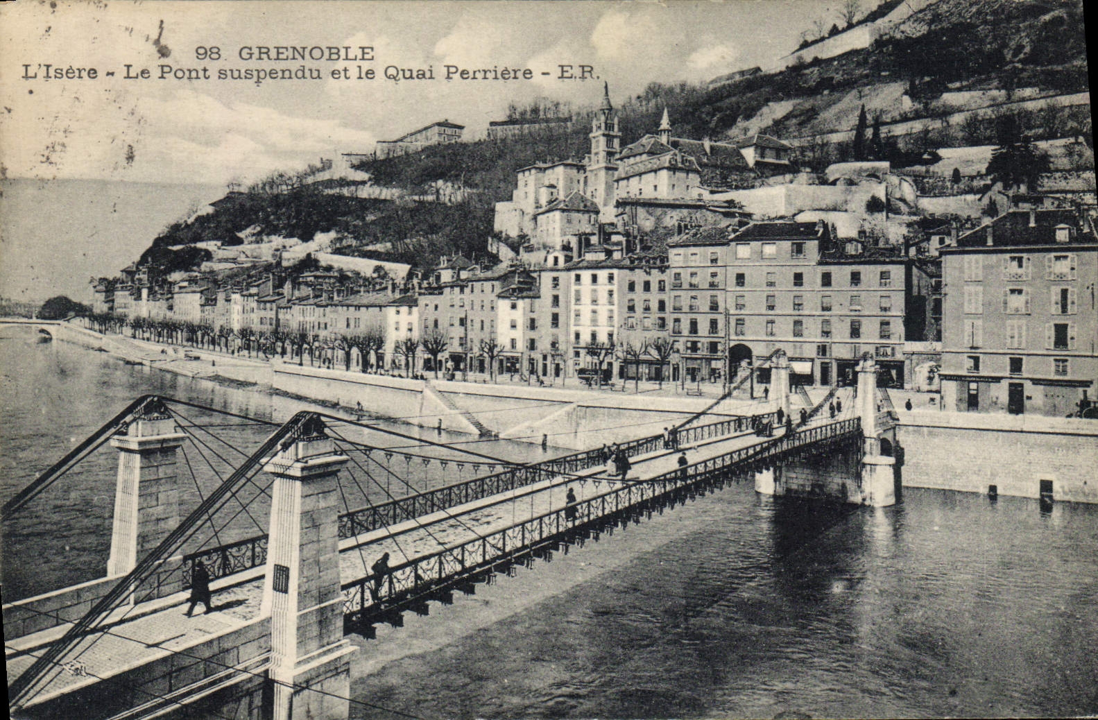 CPA Grenoble L'Isere Le Pont Suspendu Et Le Quai Perriere