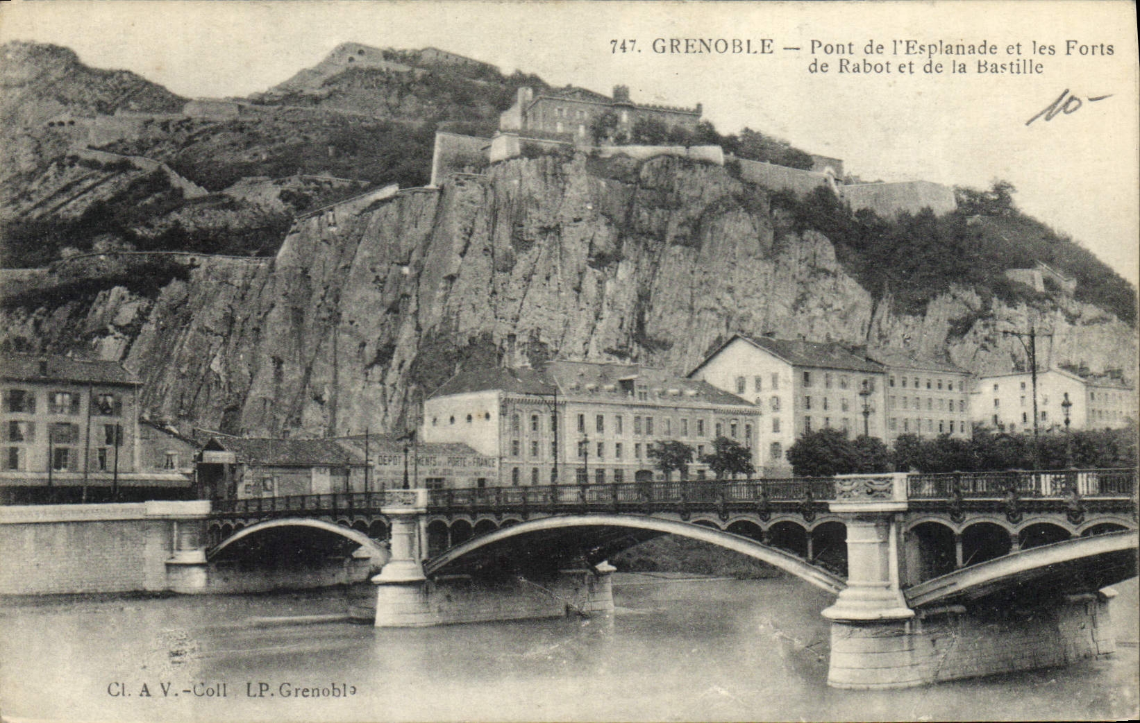 CPA Grenoble Pont De I'Esplanade Et Les Forts