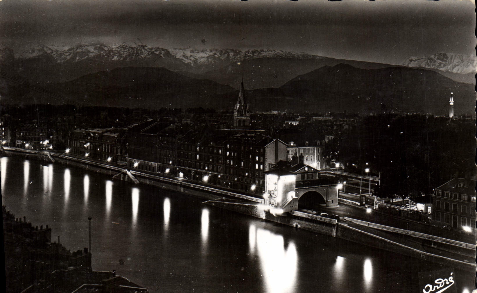 CPA Grenoble Les Quais De I'Isere Au Crepuscule
