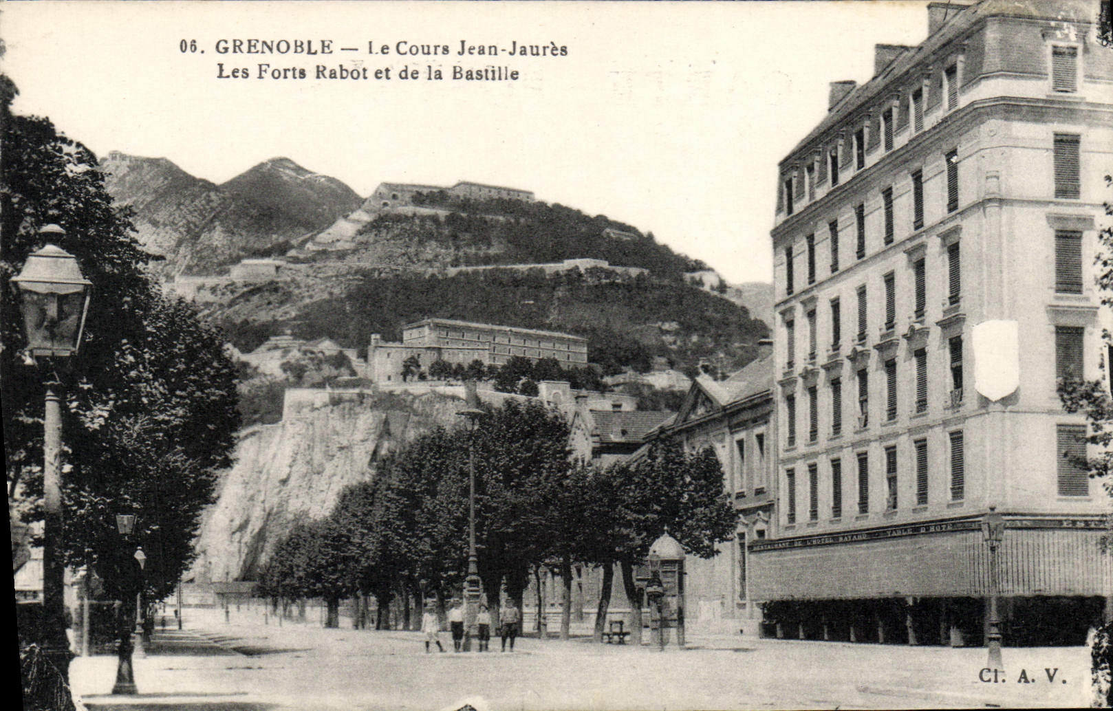 CPA Grenoble Le Cours Jean Jaures Les Forts Rabot Et De La Bastille