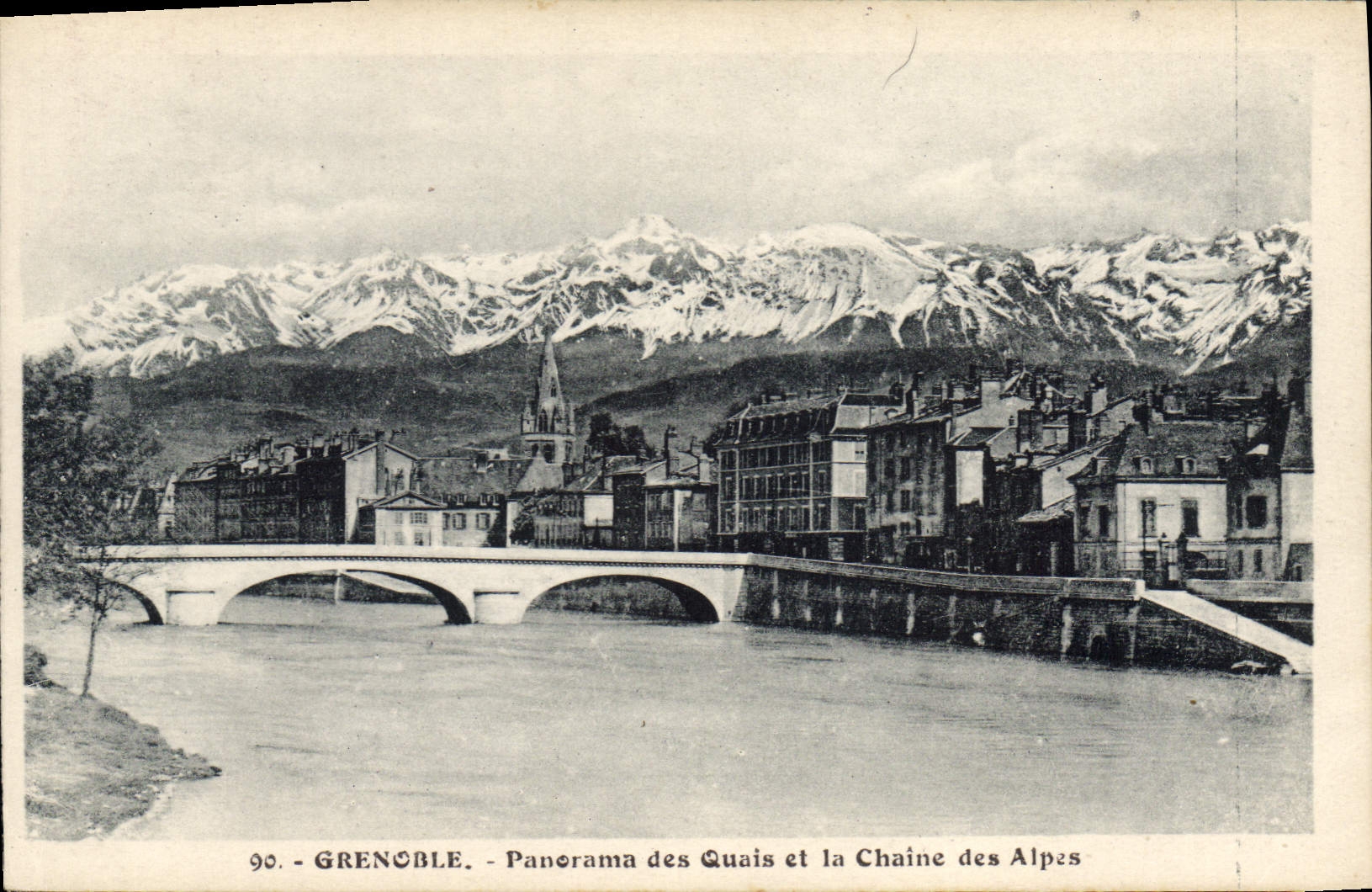 CPA Grenoble Panorama Des Quais Et La Chaine Des Alpes