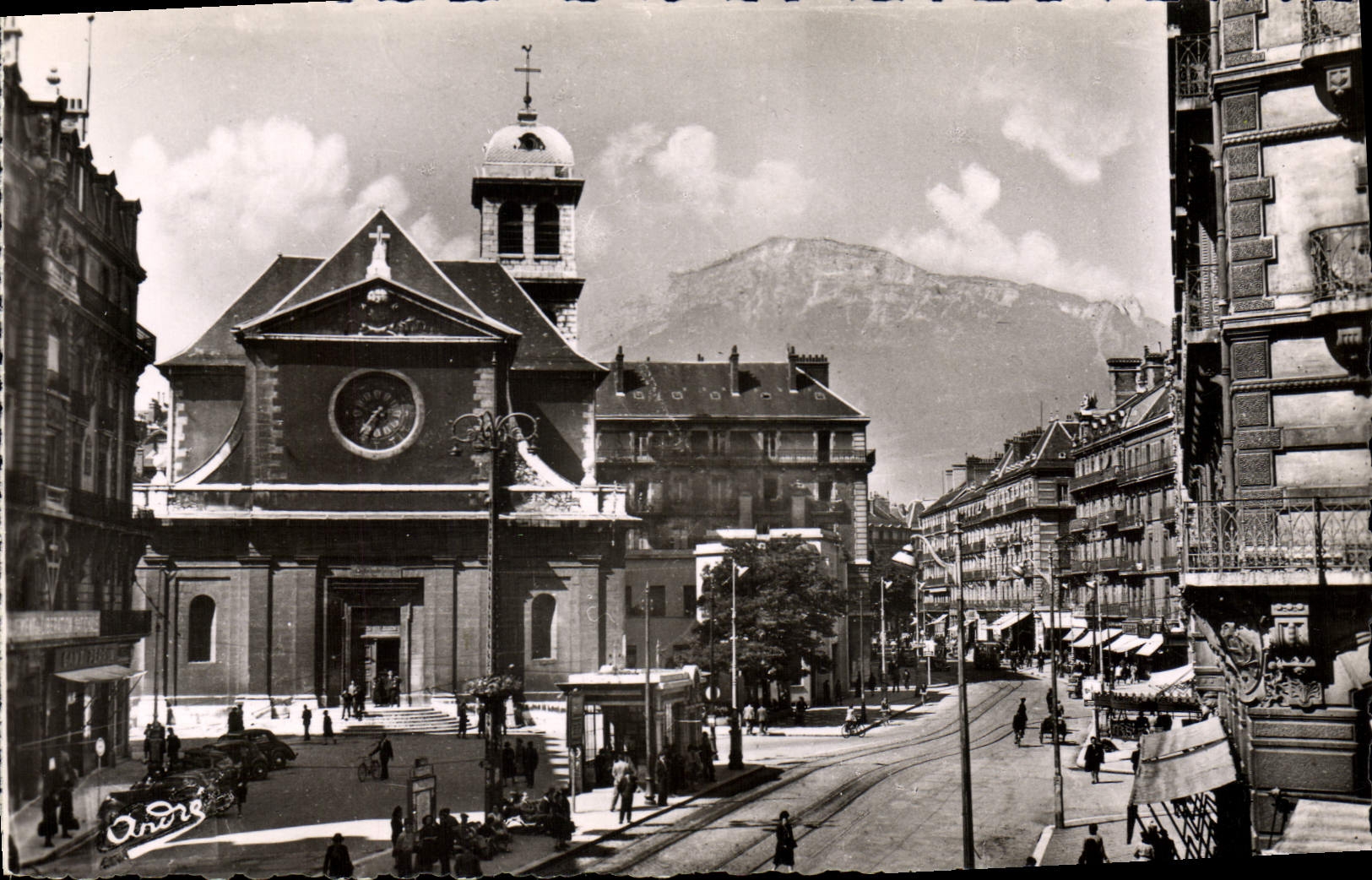 CPA Grenoble Rue Felix Poulat ET Eglise Saint Louis