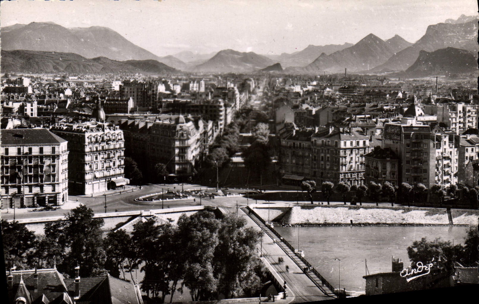 CPA Grenoble Vue Generale Cours Jean Jaures