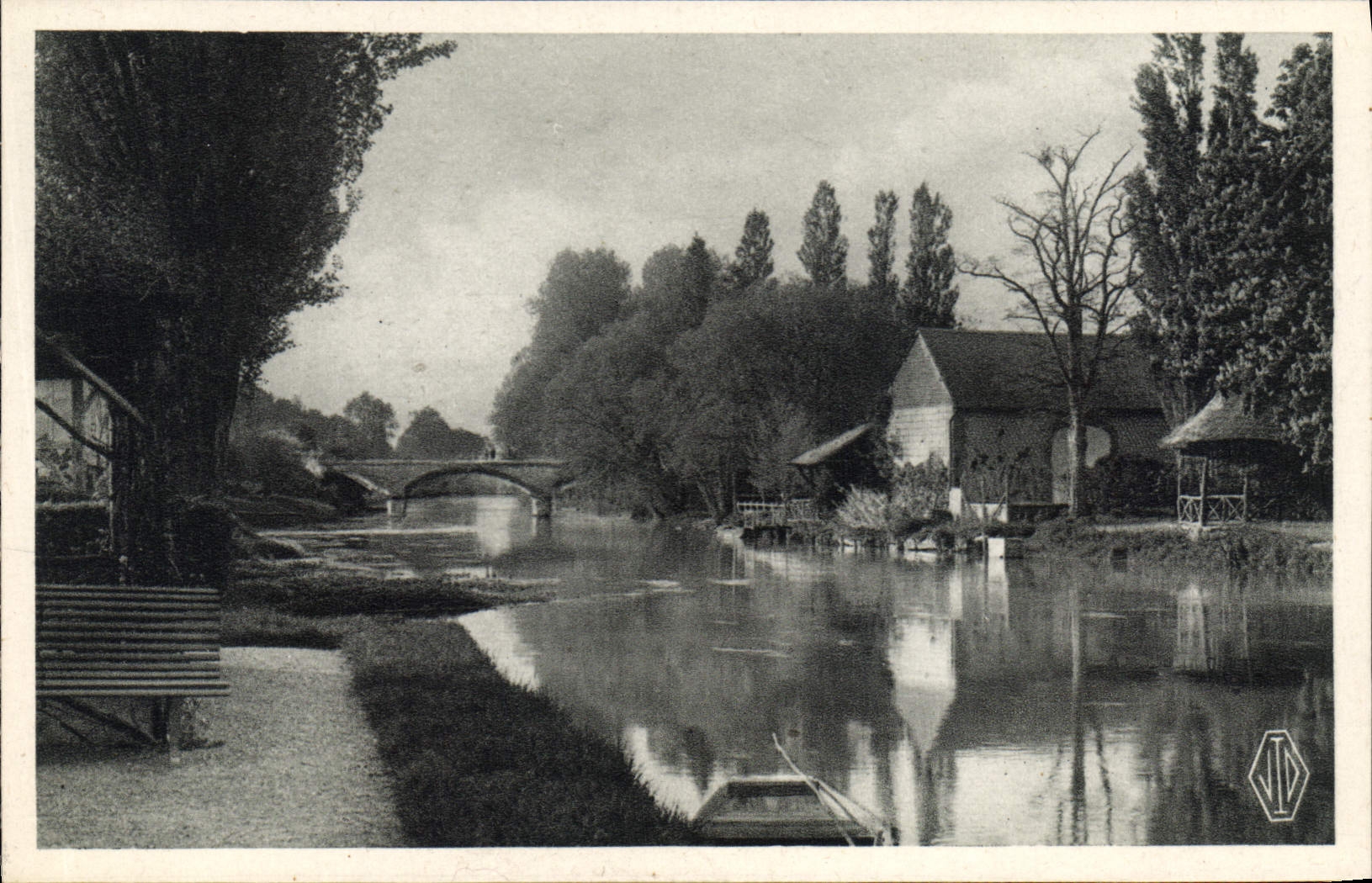 CPA Cailly L'Eure Et Le Pont
