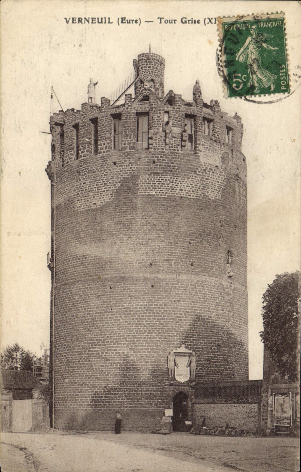 CPA Verneuil Tour Grise