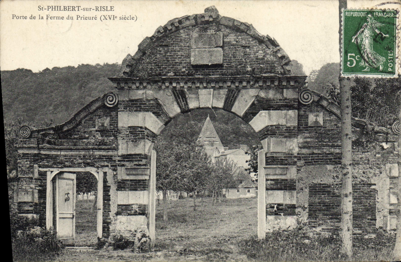 CPA St Philbert Sur Risle Porte De La Ferme Du Prieure