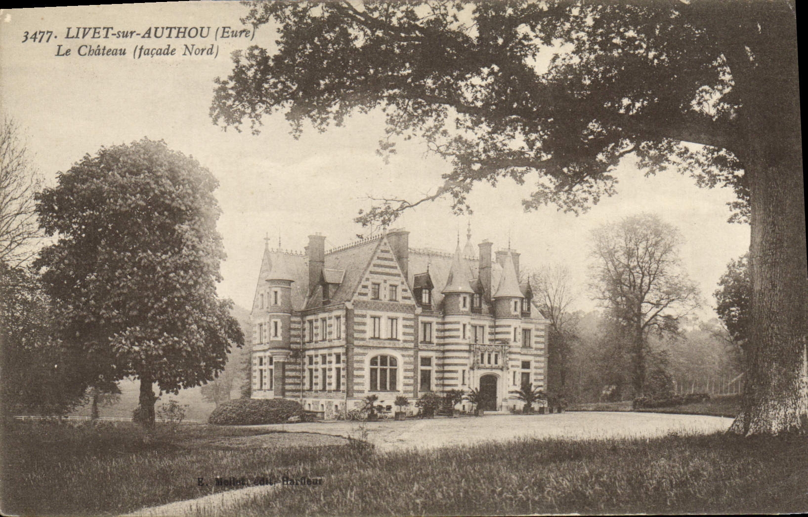 CPA Livet Sur Authou Le Château