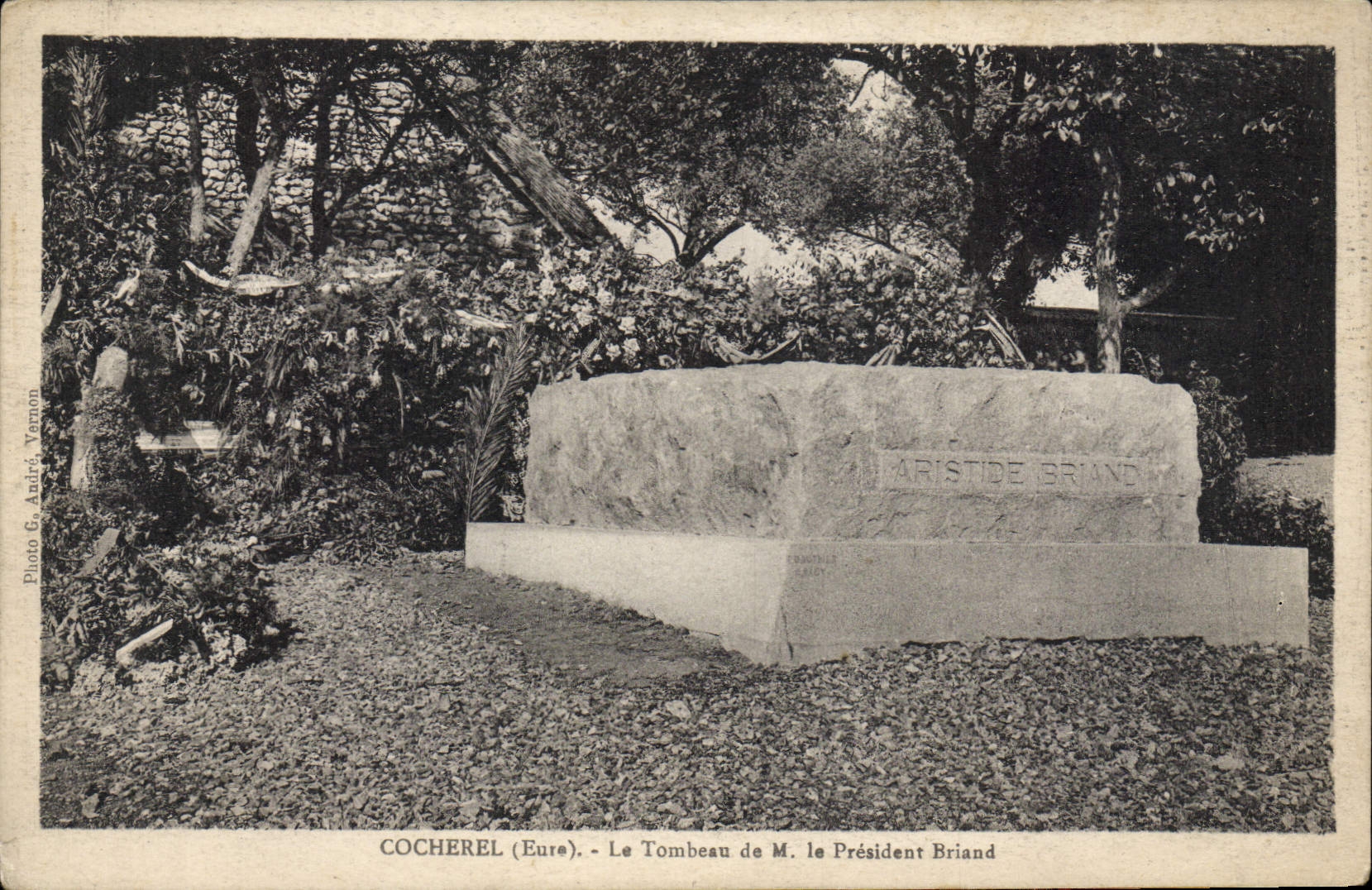 CPA Cocherel Le Tombeau du President Briand