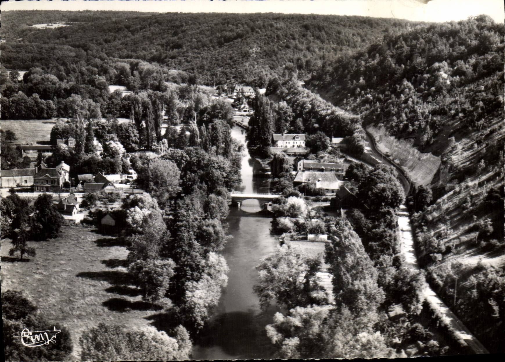 CPSM Cailly Sur Eure Vue Generale De La Vallee De I'Eure