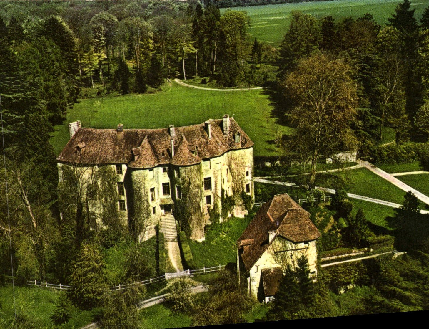 CPSM Neubourg Vue Aerienne Chateau D'Harcourt
