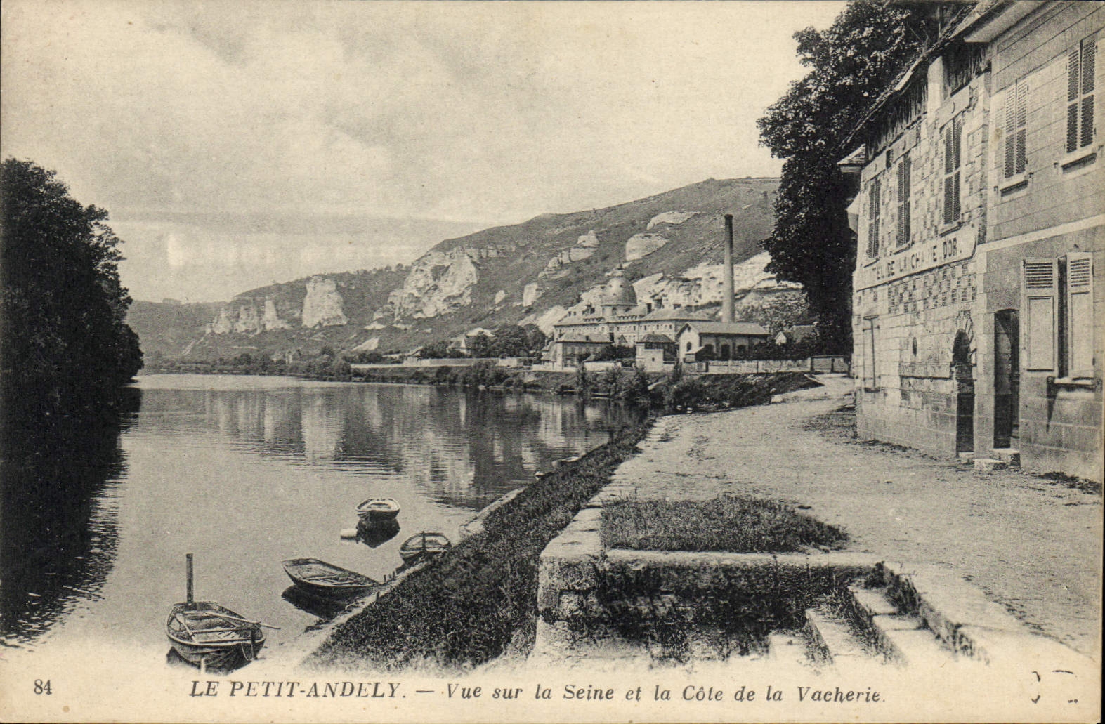CPA Le Petit Andely Vue Sur La Seine Et La Cole De La Vacherie