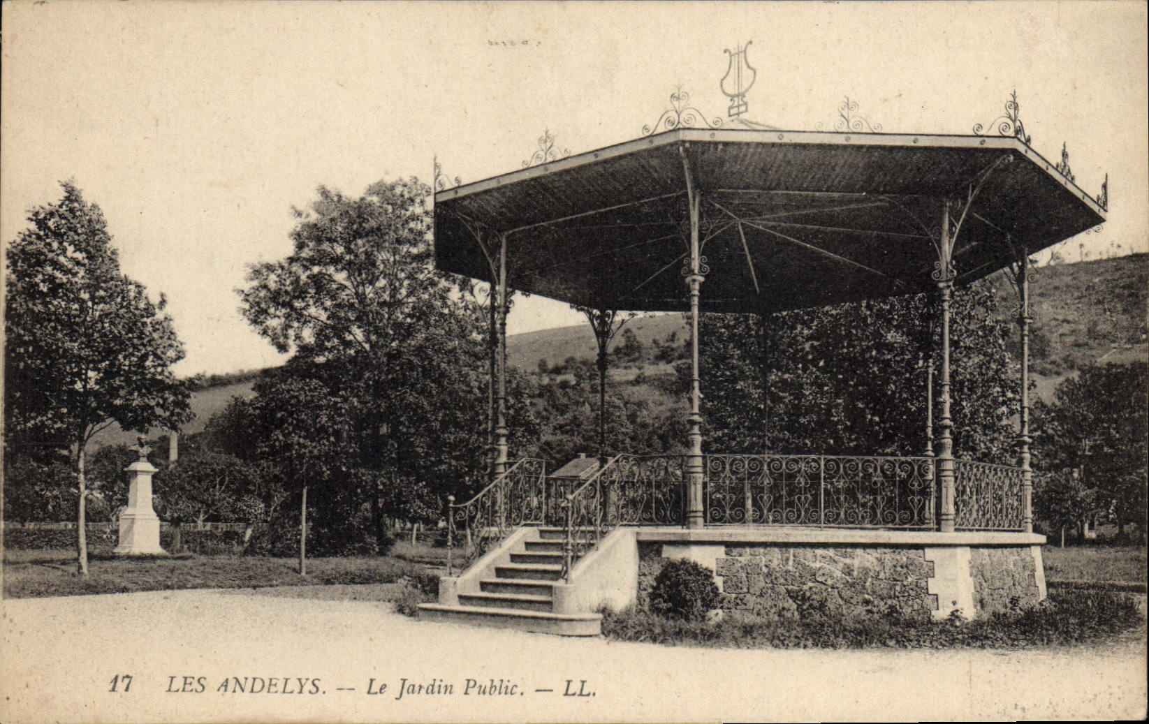 CPA Les Andelys Le Jardin Public