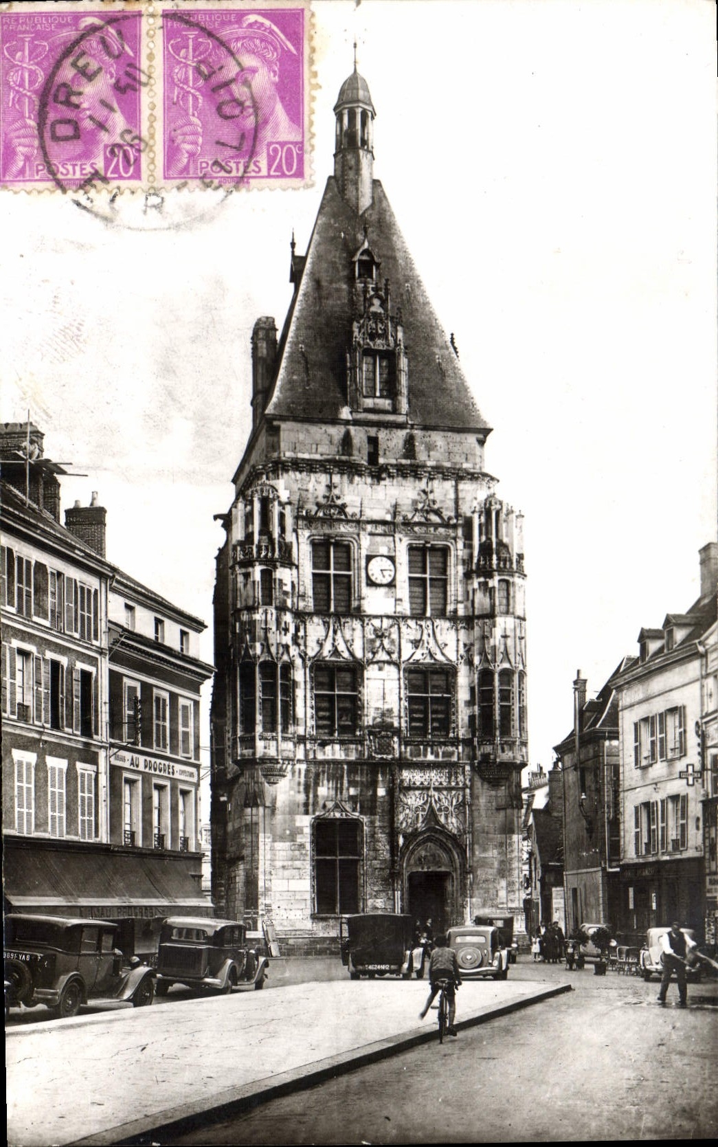 CPA Dreux L'Hotel De Ville Construil Sous Francois