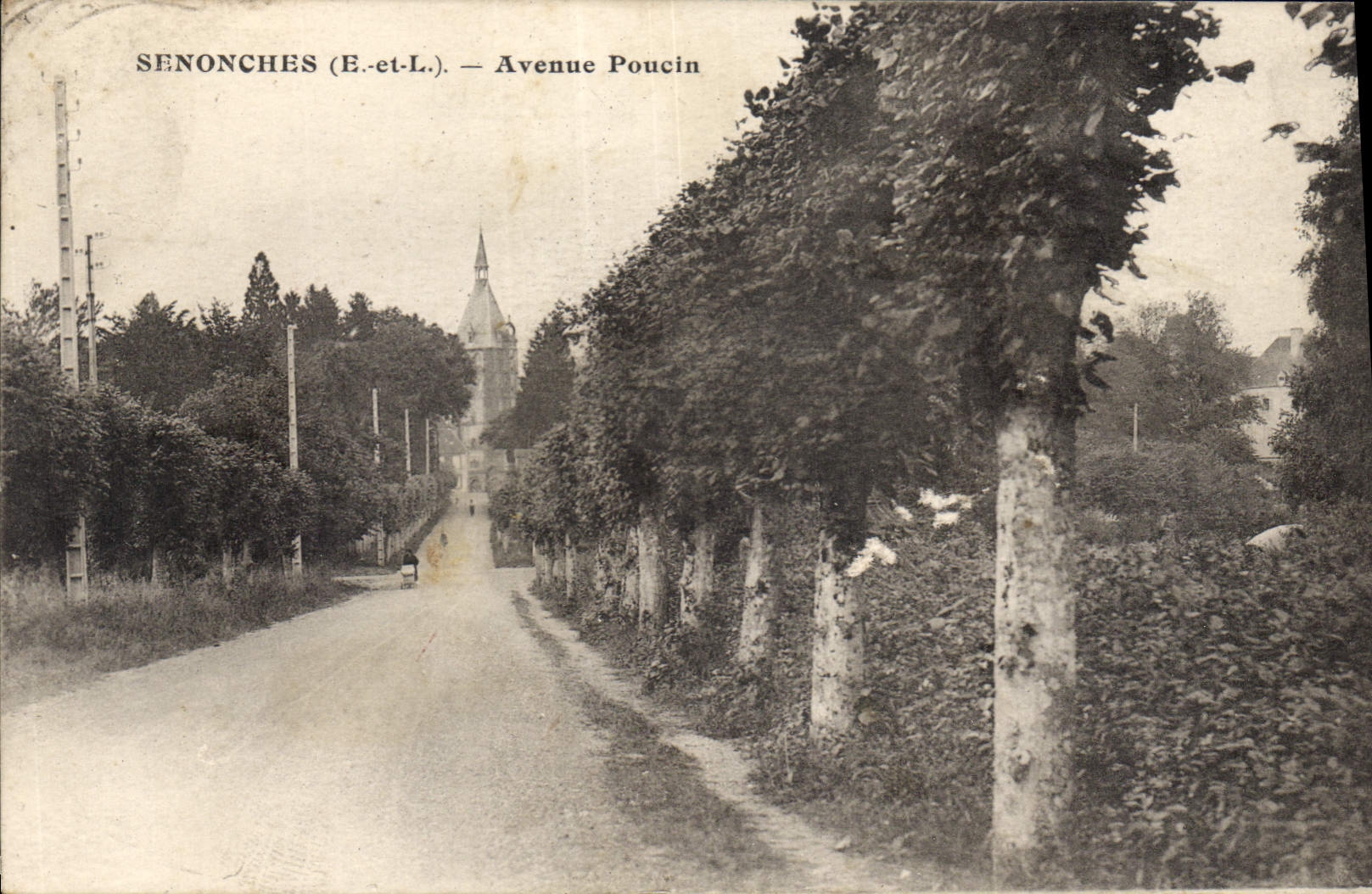 CPA Senonches Avenue Poucin