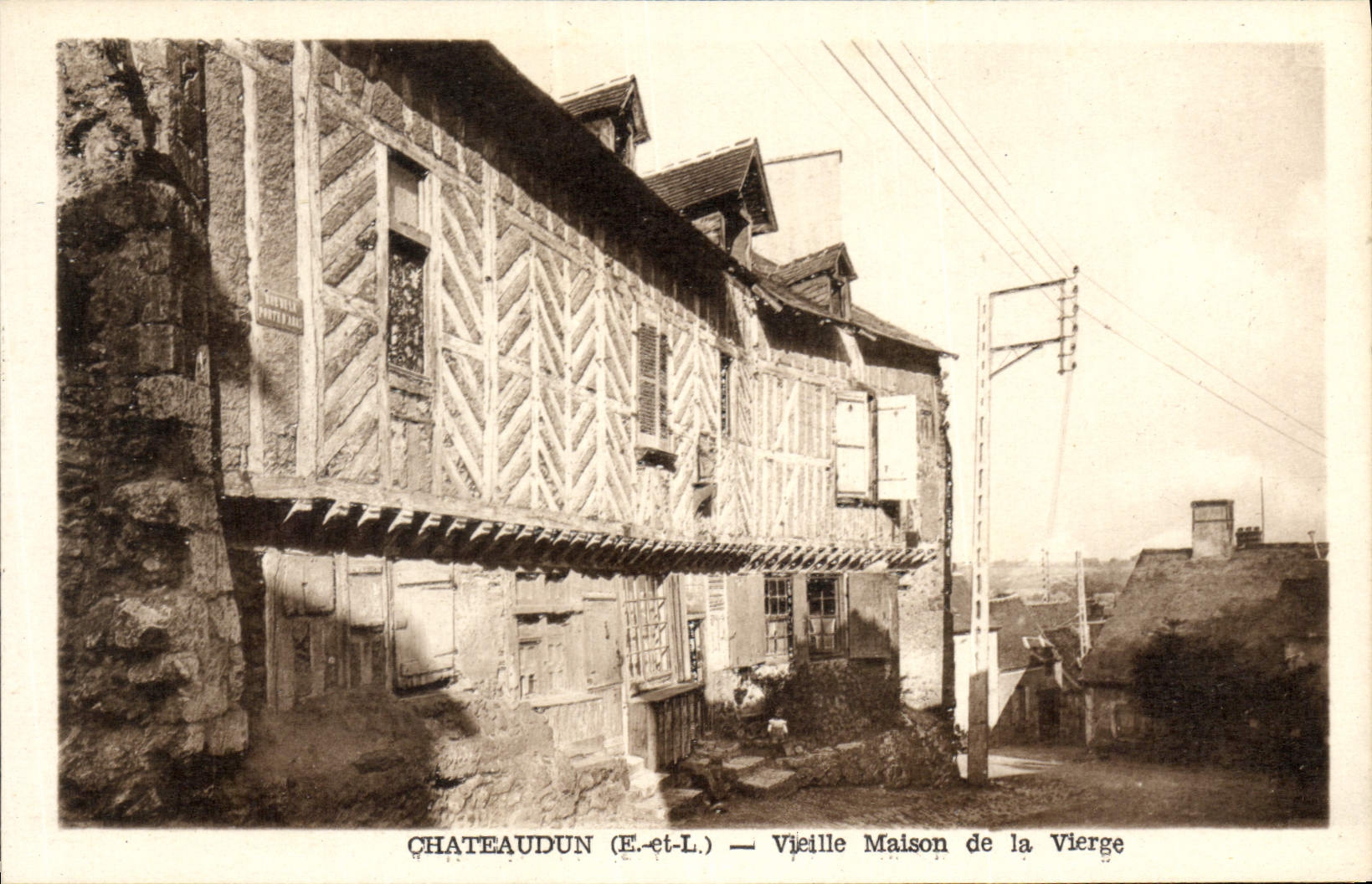 CPA Chateaudun Vieille Maison De La Vierge