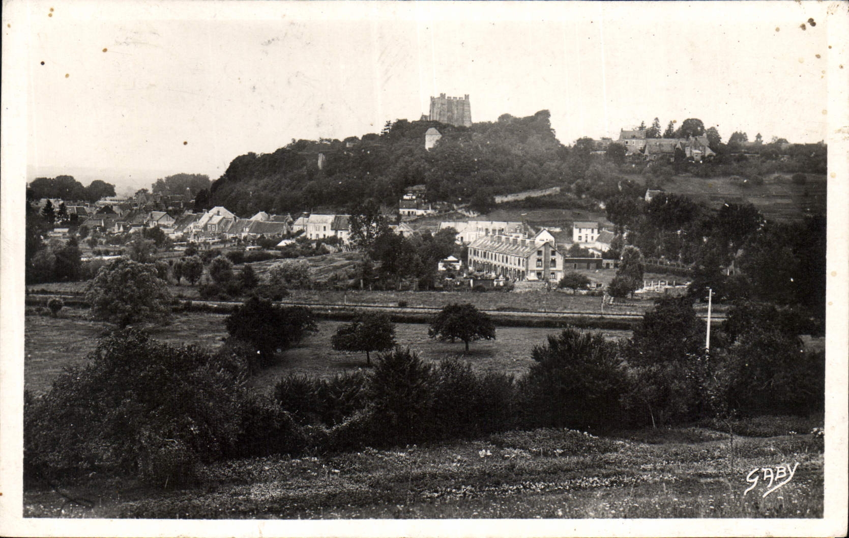 CPA Nogent Le Rotrou Vue Generale Au Fond Le Chateau St Jean