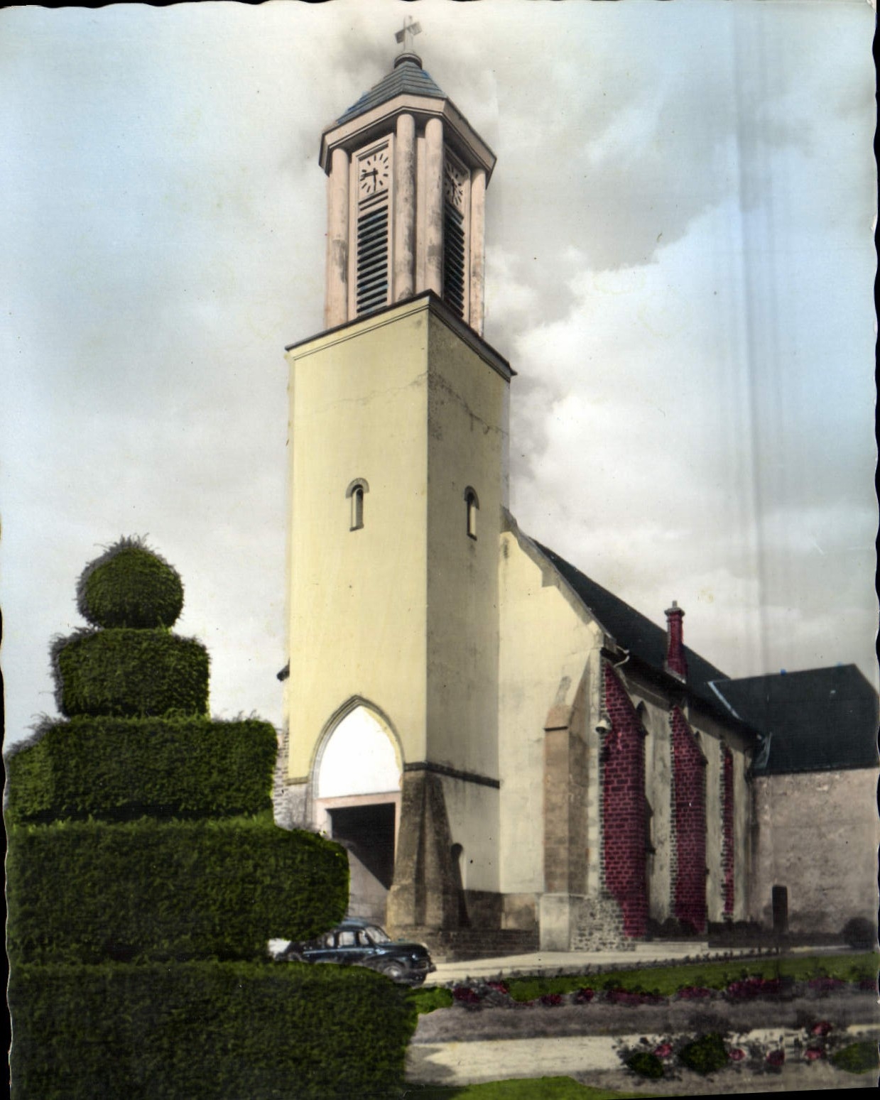 CPSM La Loupe L'Eglise Notre Dame Des Fleurs