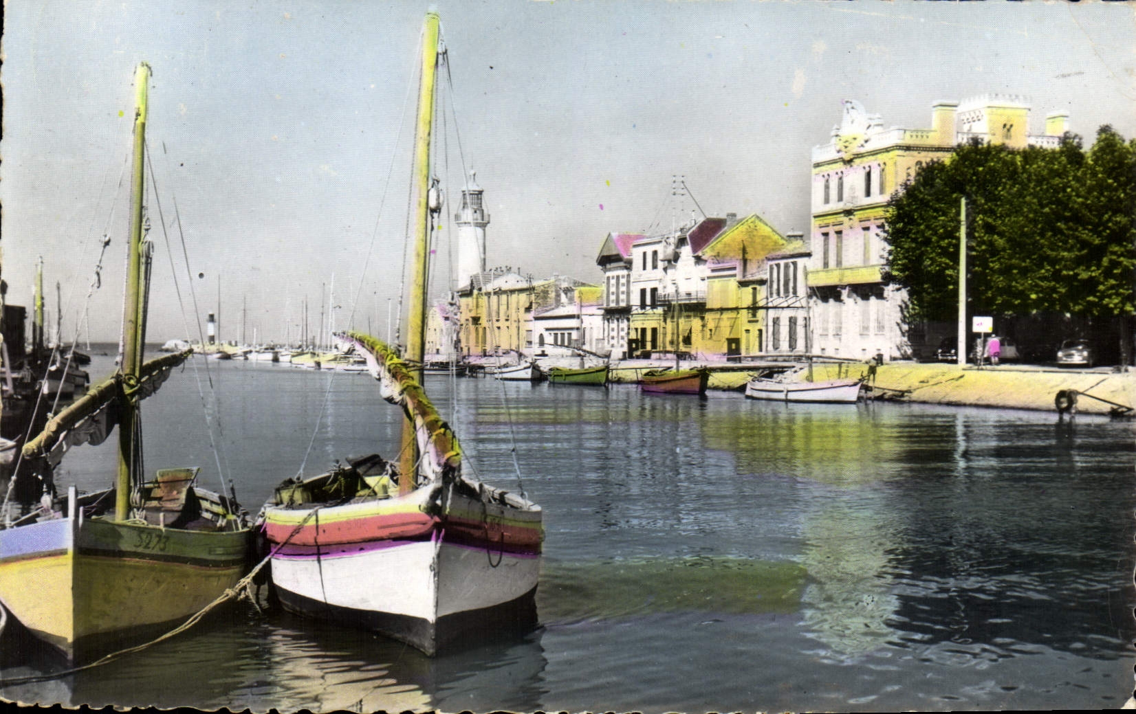 CPA Le Grau Du Roi Port De Peche Sur Le VIdourle