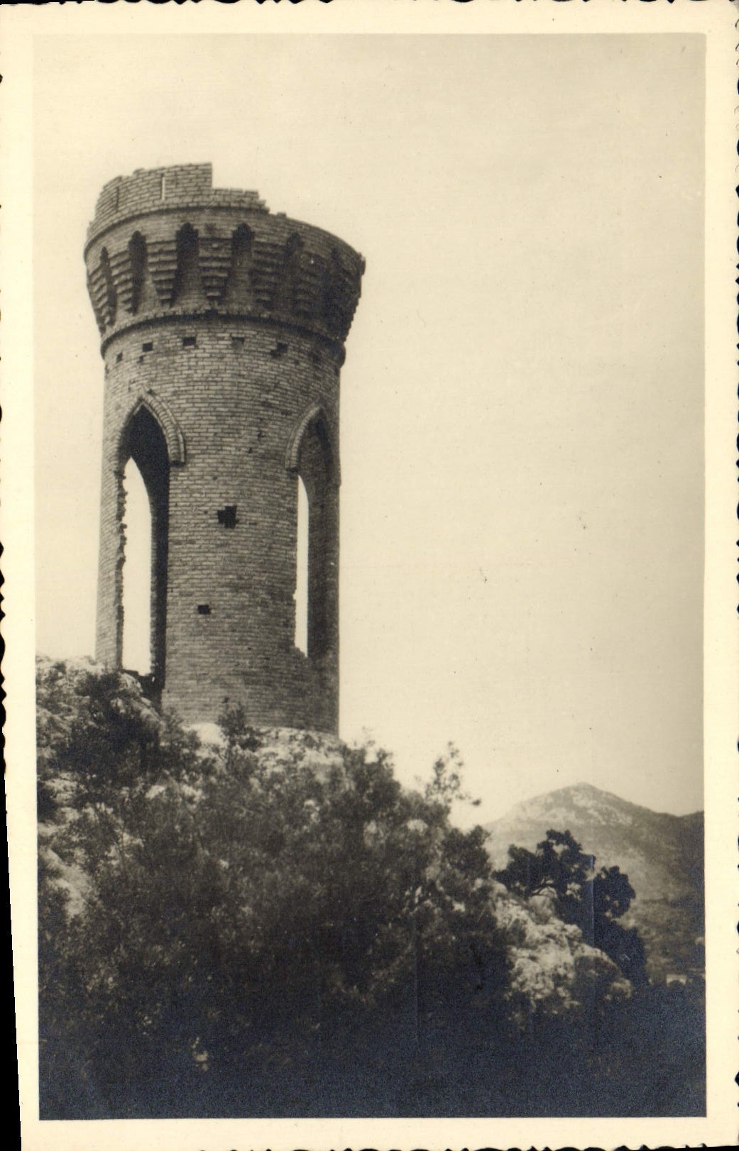 CPA Ambroix La Tour Glusket