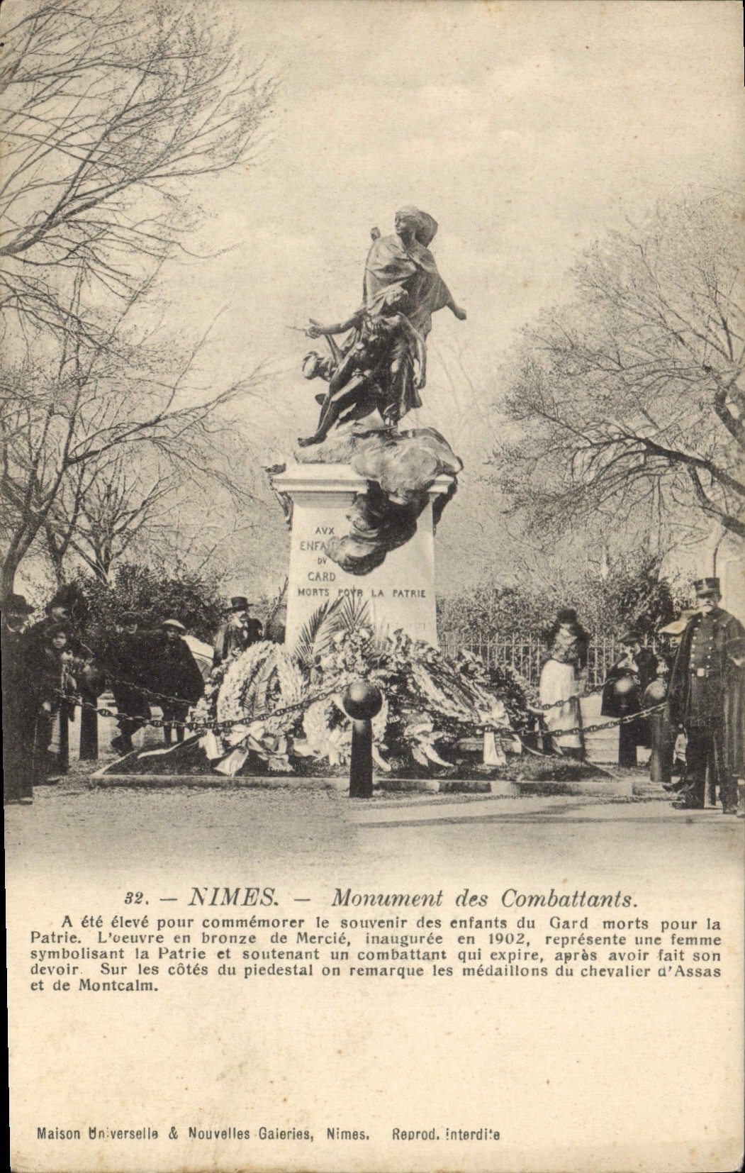 CPA Nimes Monument Des Combattants