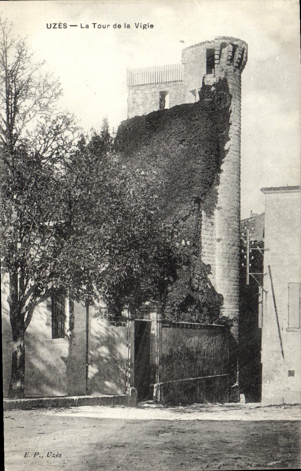 CPA Uzes La Tour De La Vigie