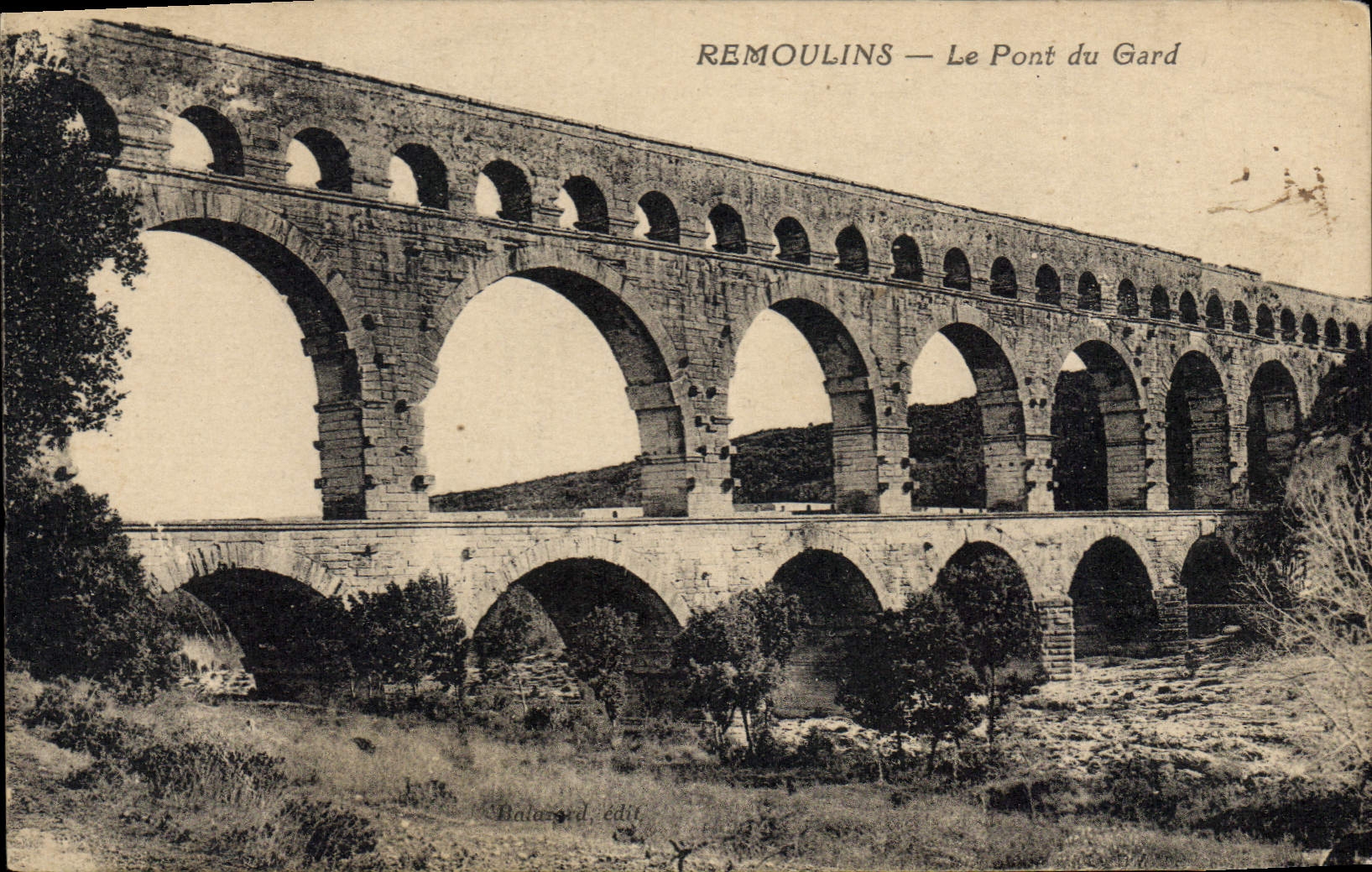 CPA Remoulins Le Pont Du Gard