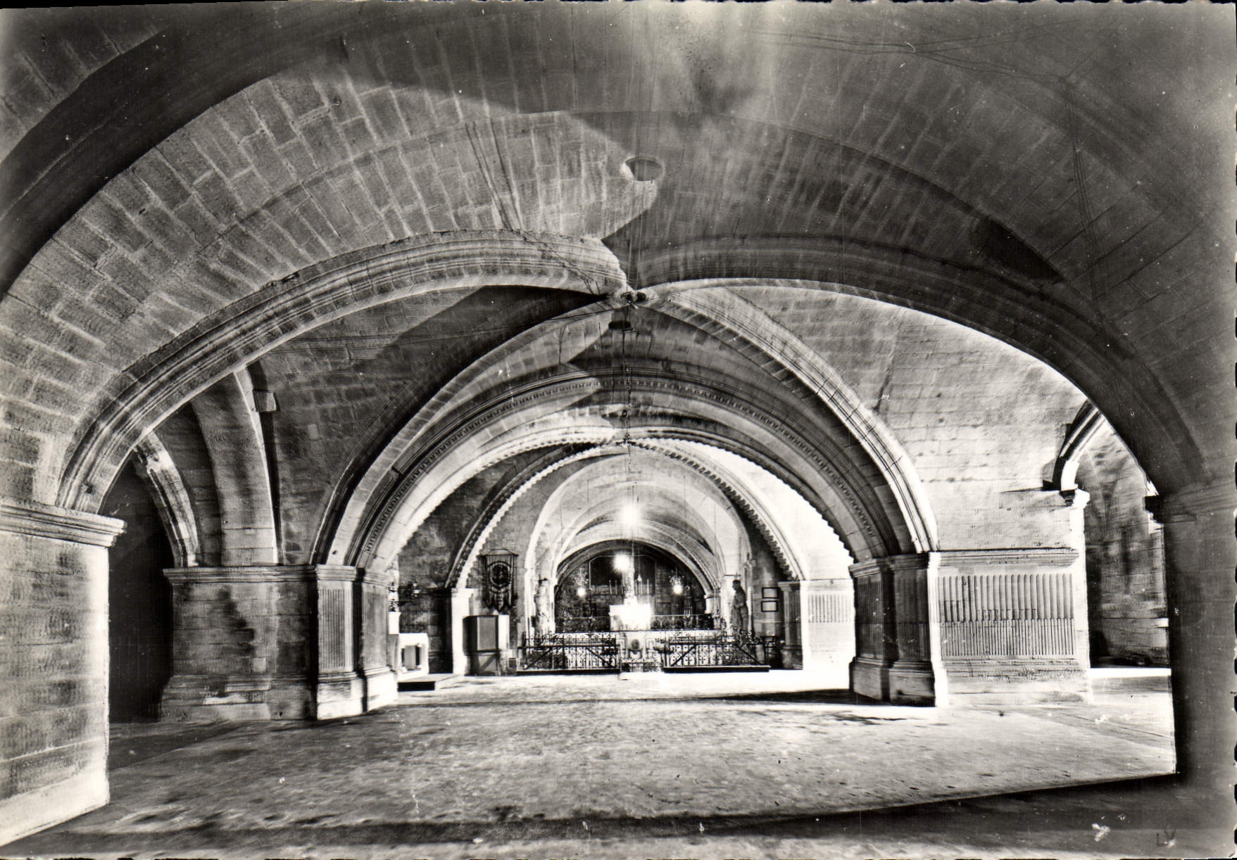 CPSM St Gilles Eglise Abbatiale La Crypte