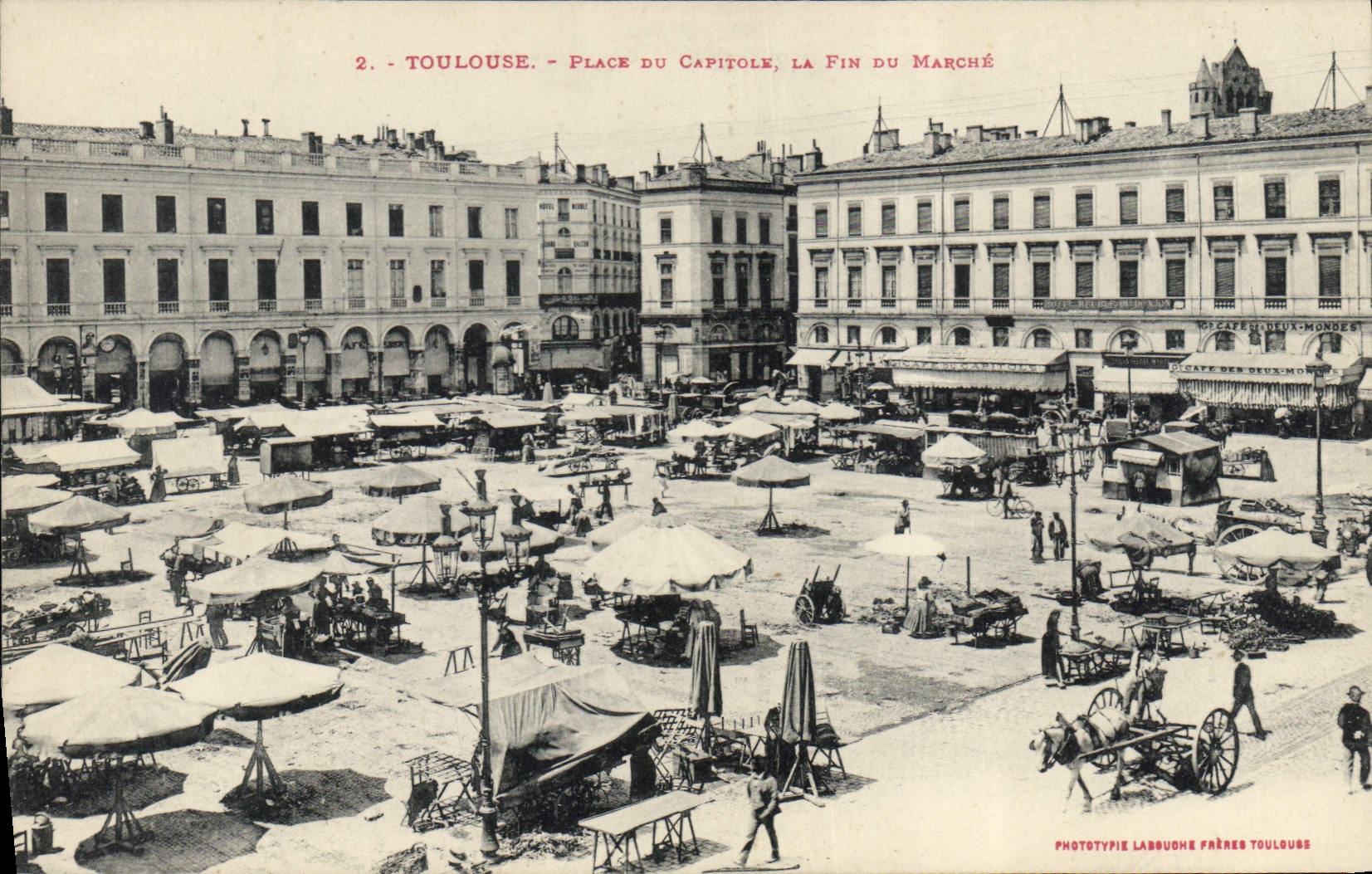 CPA Toulouse Place Du Capitgle La Fin Du Marche