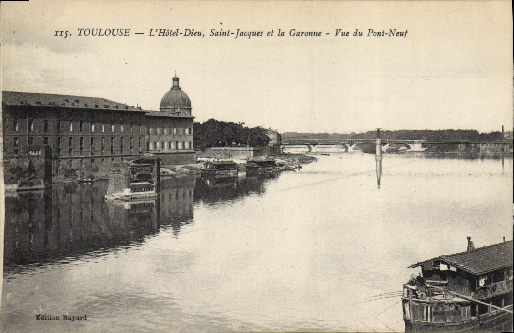 CPA Toulouse L'Hotel Dieu Saint Jacques Et La Garonne Vue Du Pont Neuf
