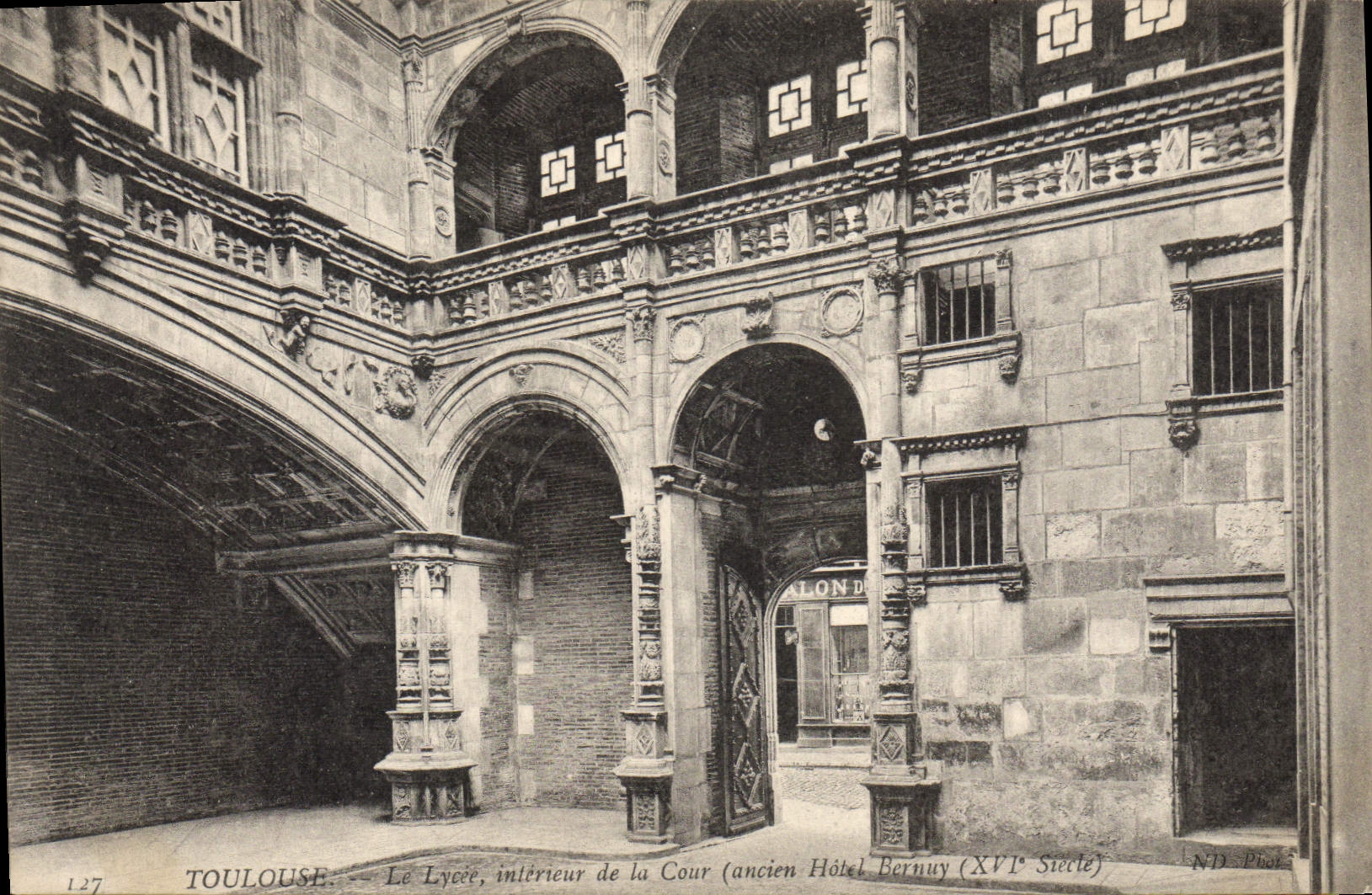 CPA Toulouse Le Lycee Interieur De La Cour