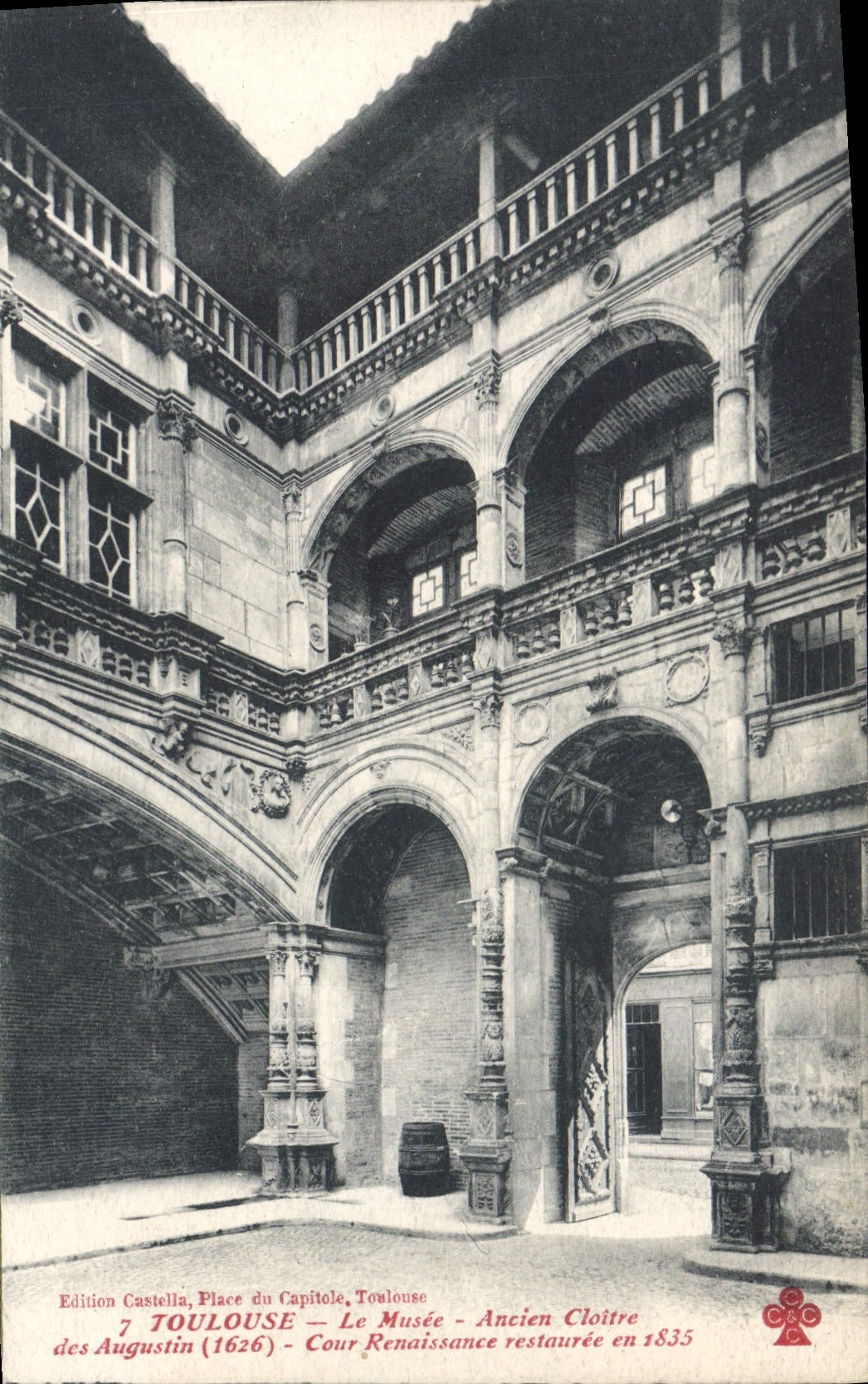 CPA Toulouse Le Musee Ancien Cloitre