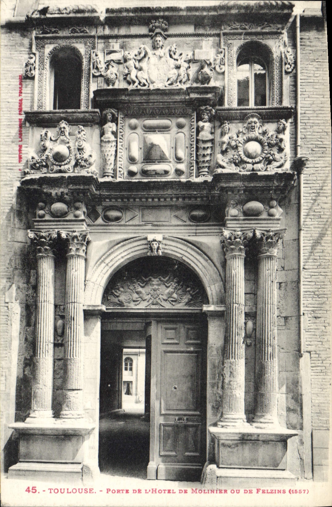 CPA Toulouse Porte De L'Hotel De Molinier