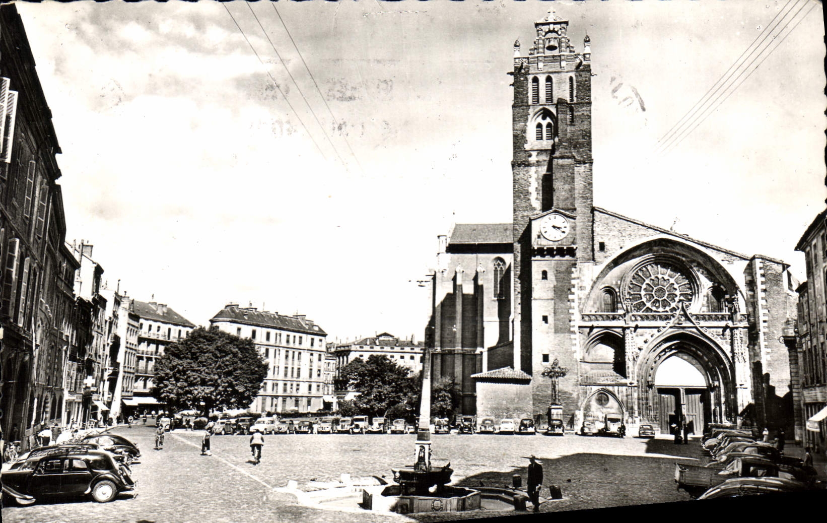 CPA Toulouse La Ville Rose La Cathedrale St Etienne La Rose