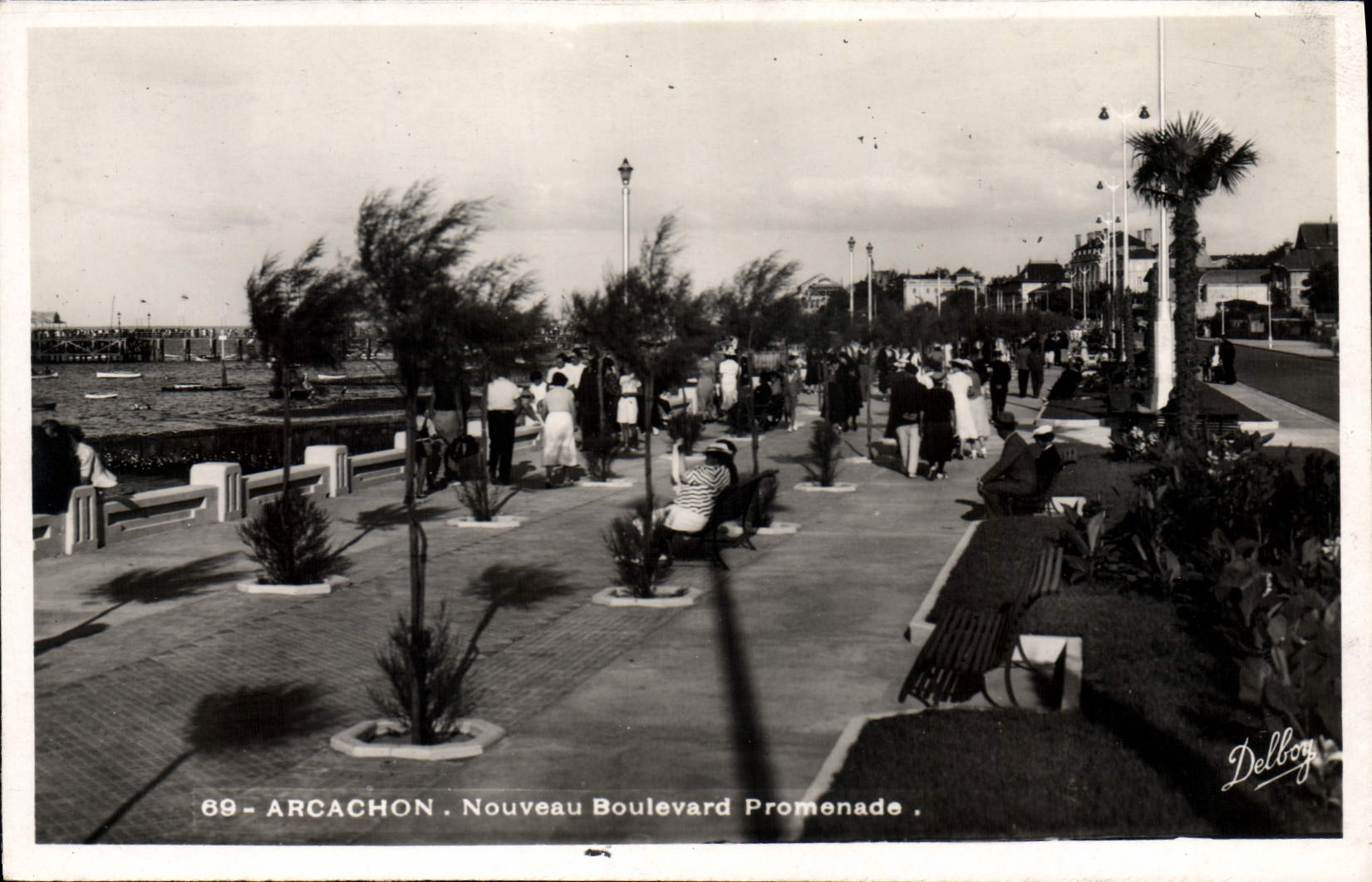 CPA Arcachon Nouveau Boulevard Promenade