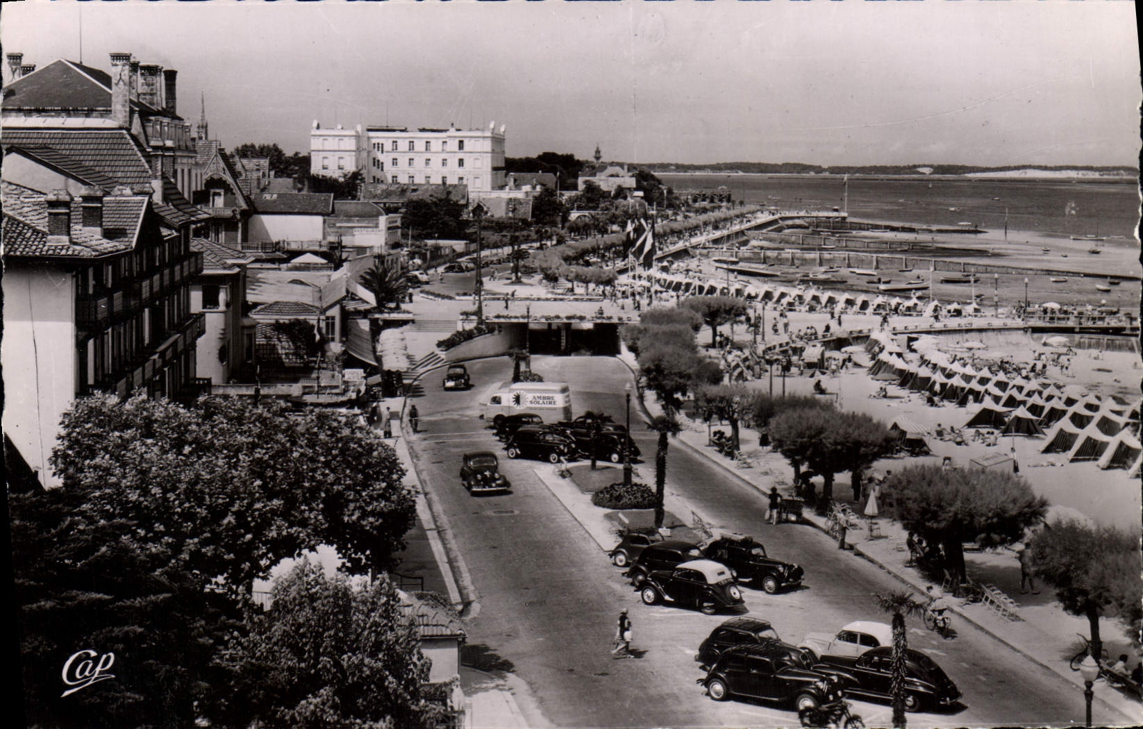CPA Arcachon Boulevard Promenade Et Jetée Thiers