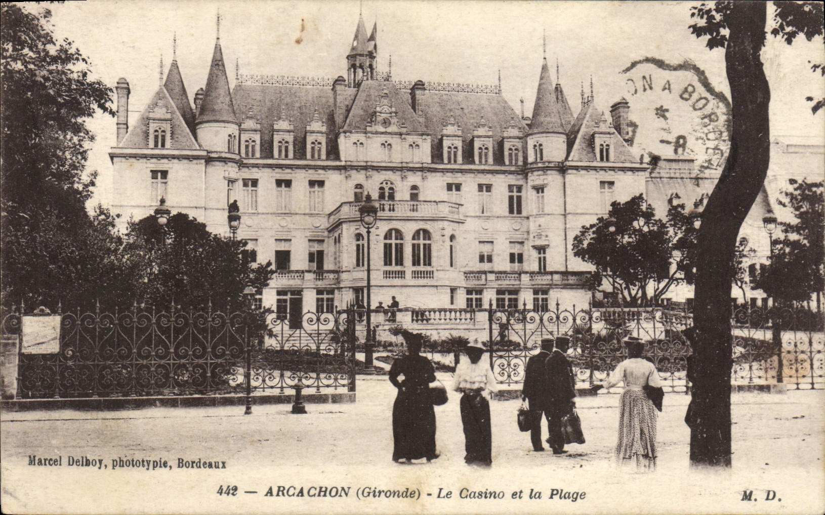 CPA Arcachon Le Casino Et La Plage
