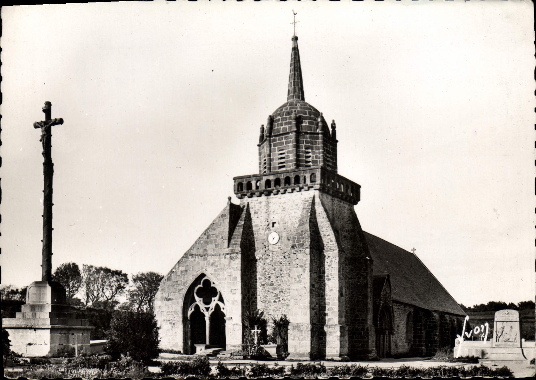 CPSM Perros Guirec Eglise Et Le Calvaire
