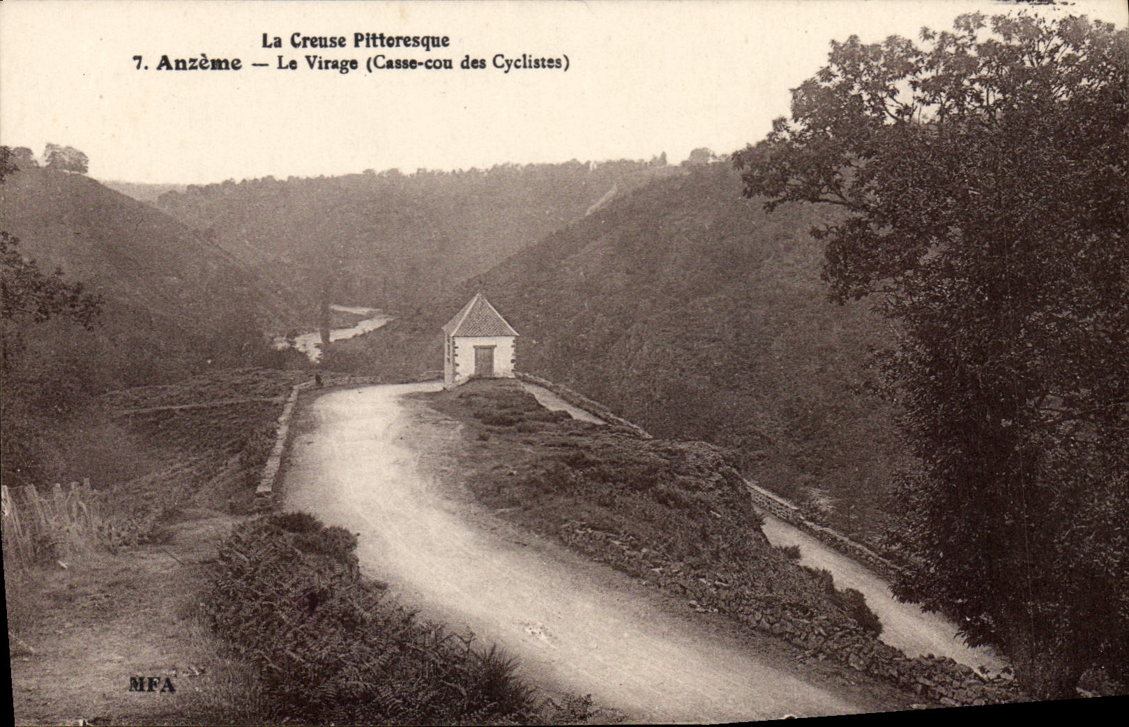 CPA Anzeme Le Virage casse-cou des cyclistes