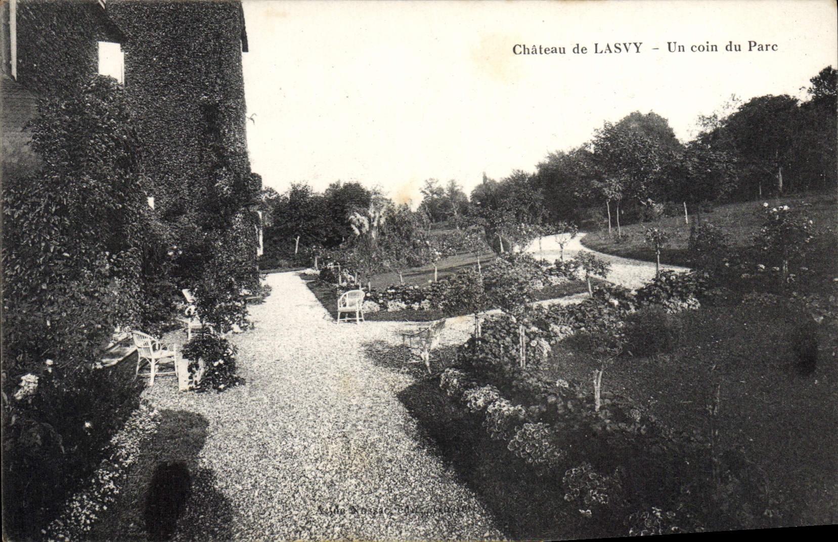 CPA Château de Lasvy Un Coin Du Parc