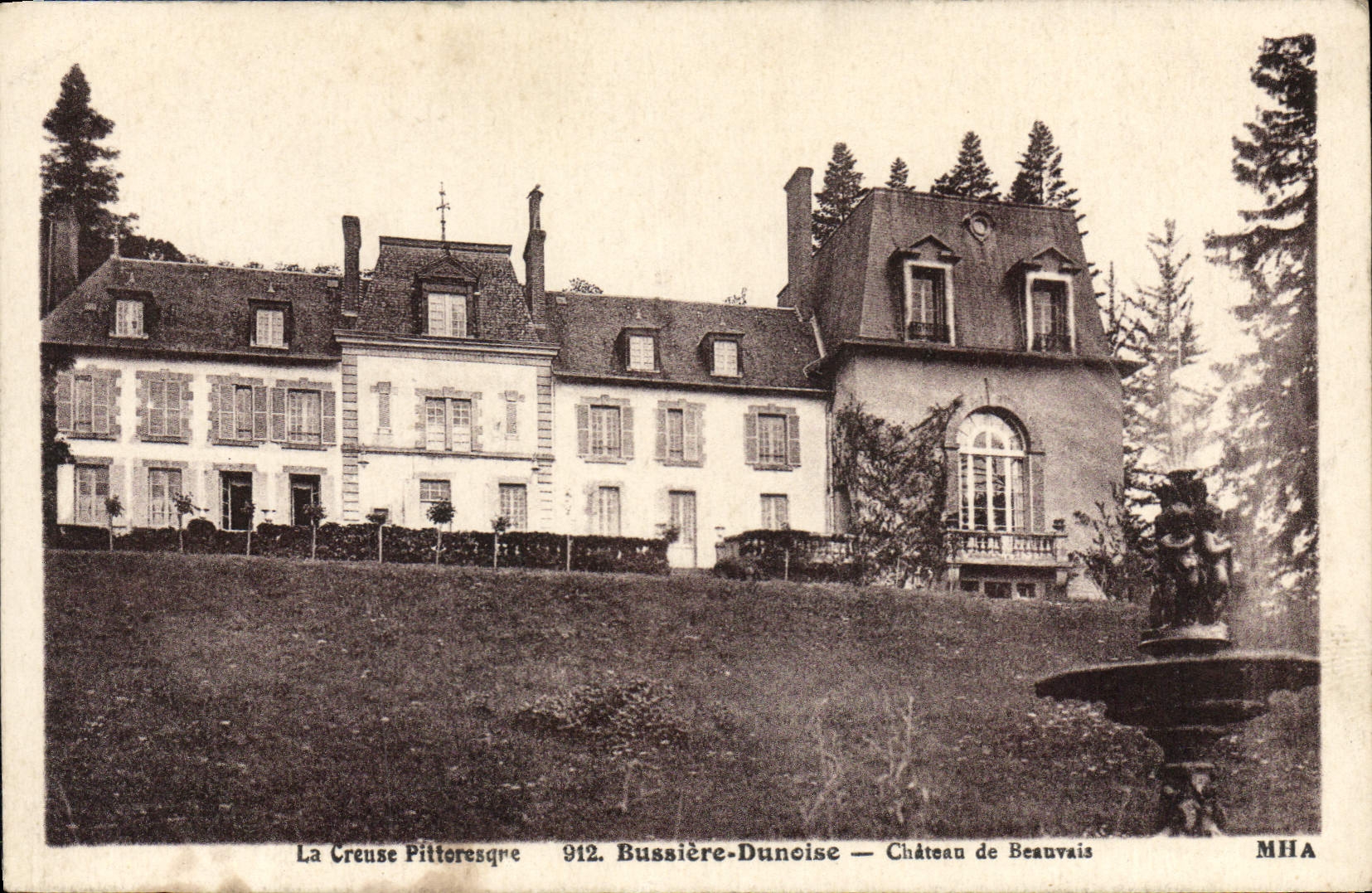 CPA Bussiere Dunoise Chateau De Beauvais La Creuse Pittoresque