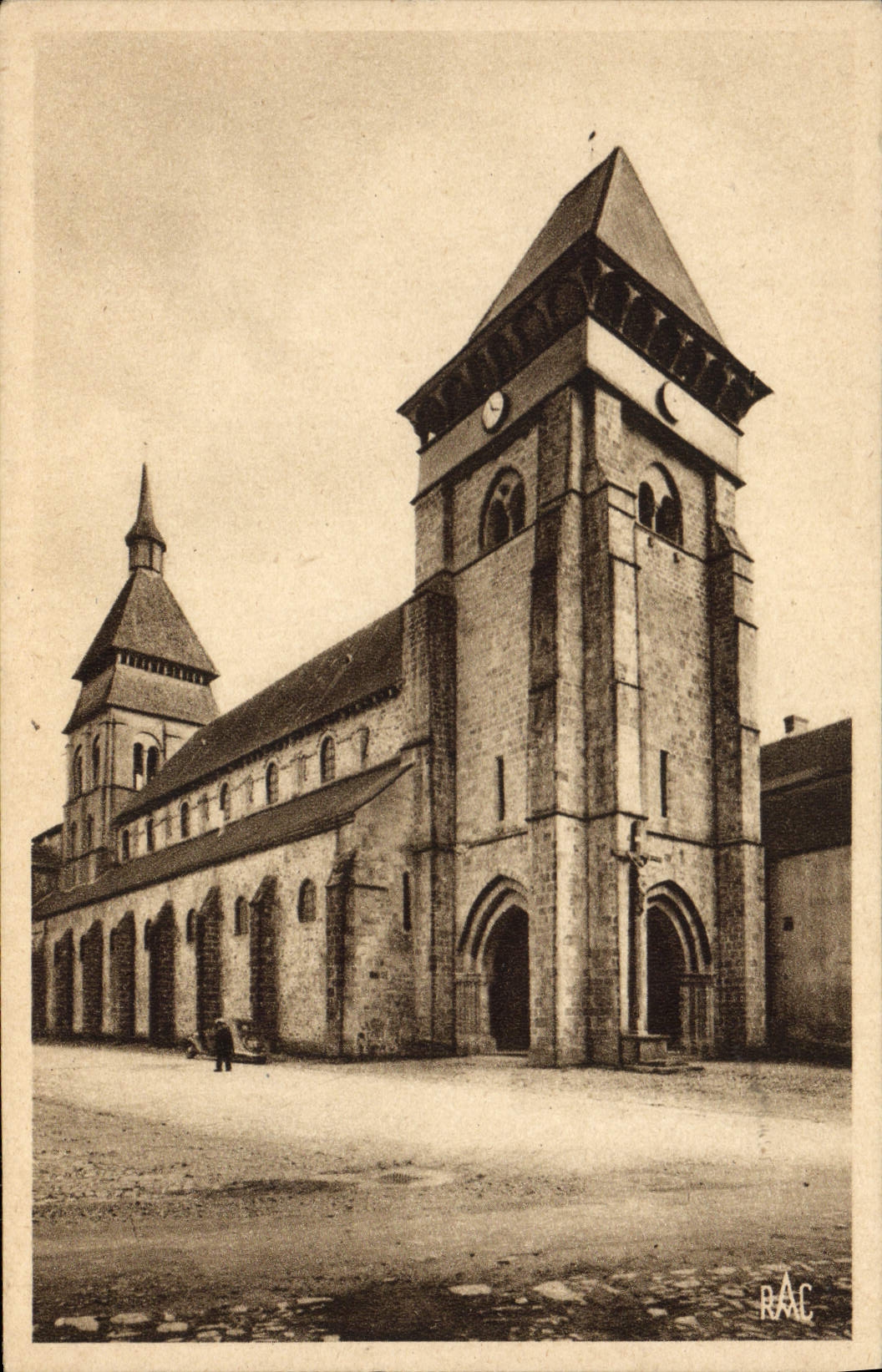 CPA Chambon Sur Voueize L'Eglise