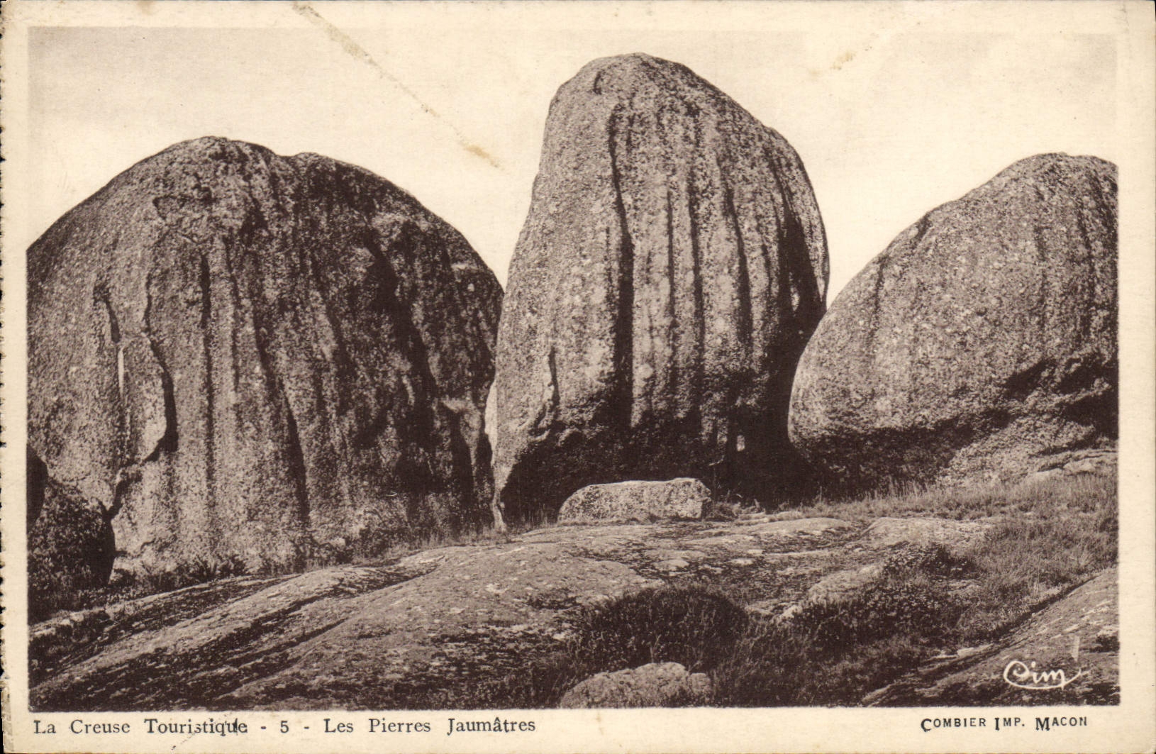 CPA La Creuse Touristique Les Pierres Jaumatres