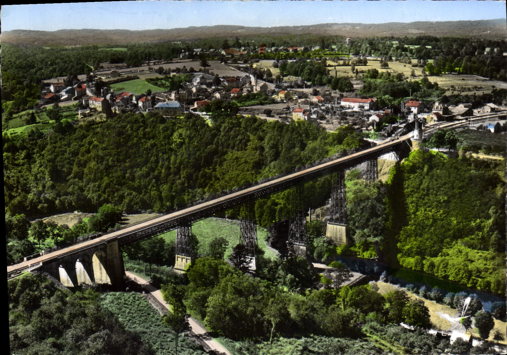 CPSM Busseau Sur Creuse Le Viaduc Sur La Creuse
