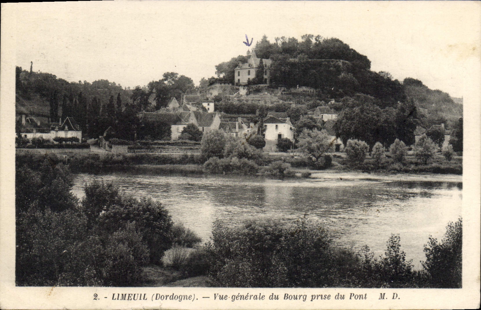 CPA Limeuil Vue Generale Du Bourg Prise Du Pont