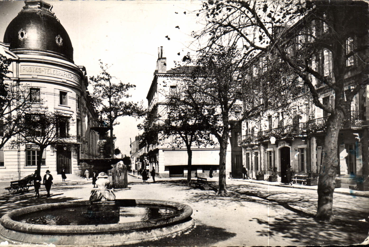 CPA Periauex Place Du Septembre Et Hotel Du Commerce