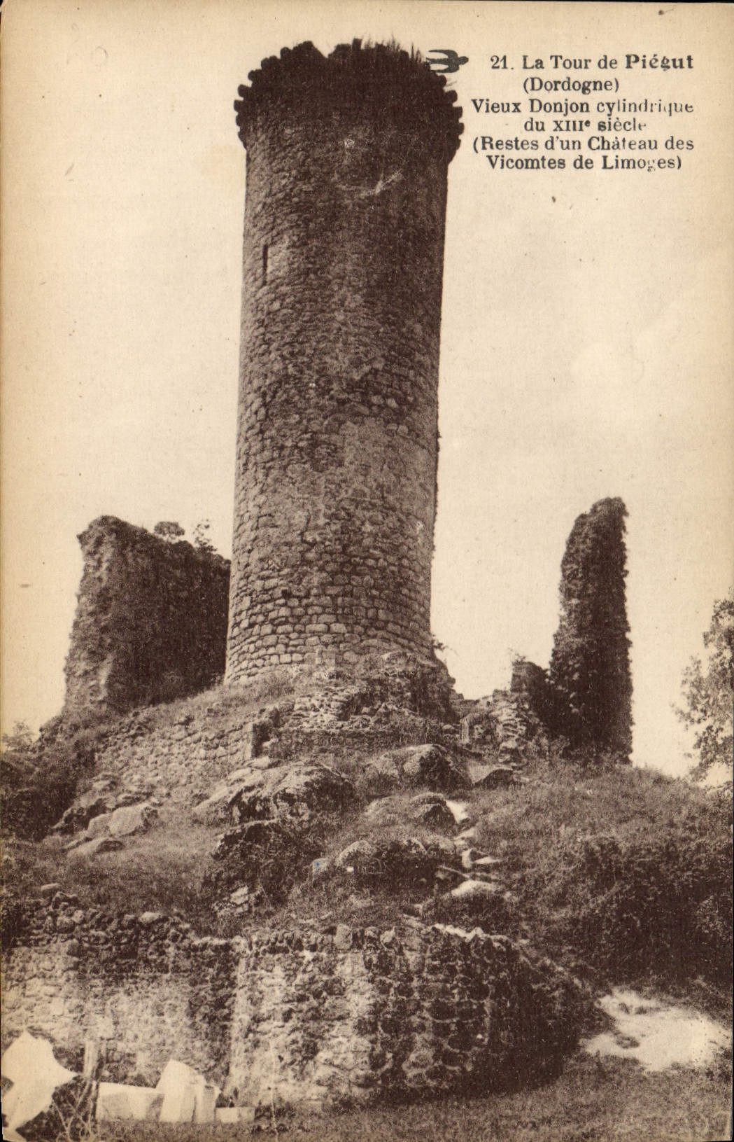 CPA La Tour De Piegut Vieux DonJon Cylindrique