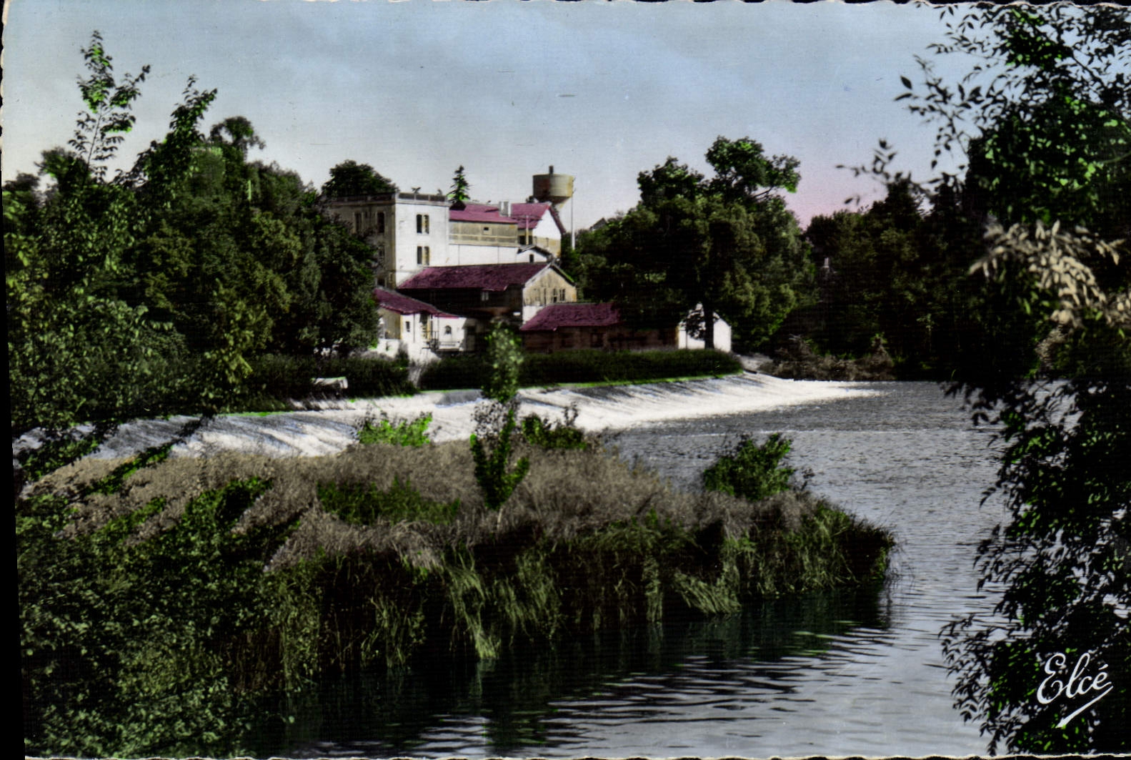 CPA Montpon Sur L'Isle Les Bords De I'Isle Et Le Moulin