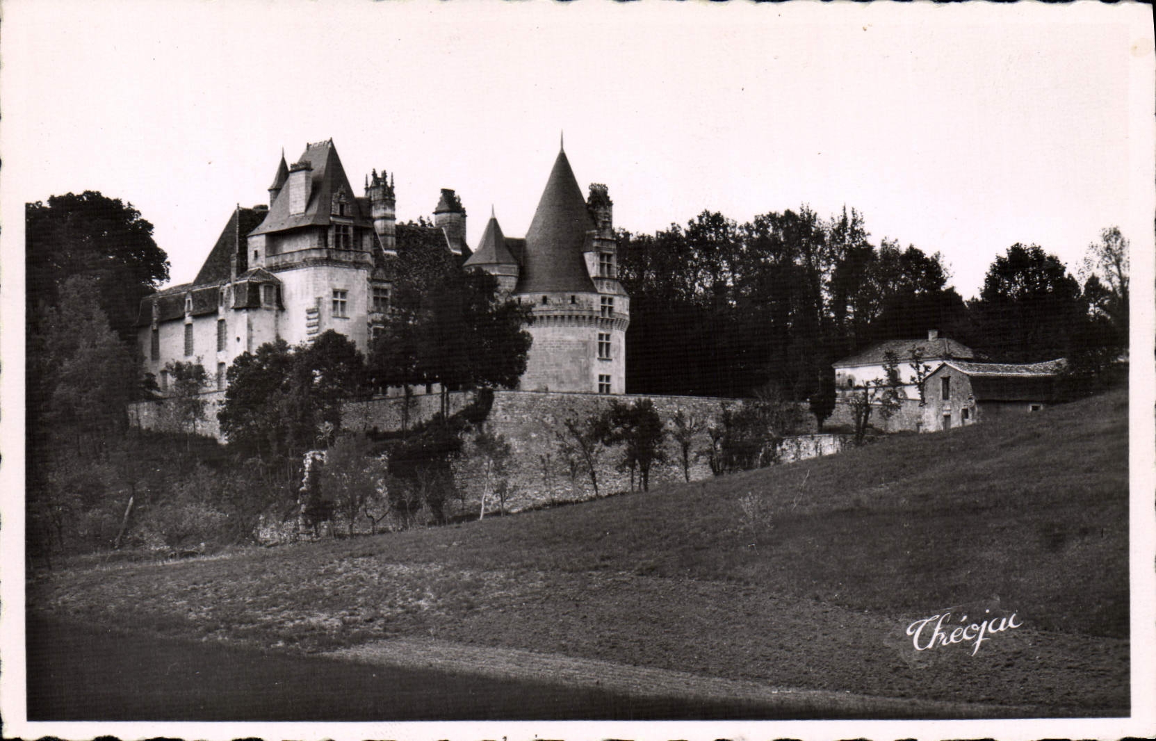 CPA Villas Chateau De Puyguilhem Monument Historique