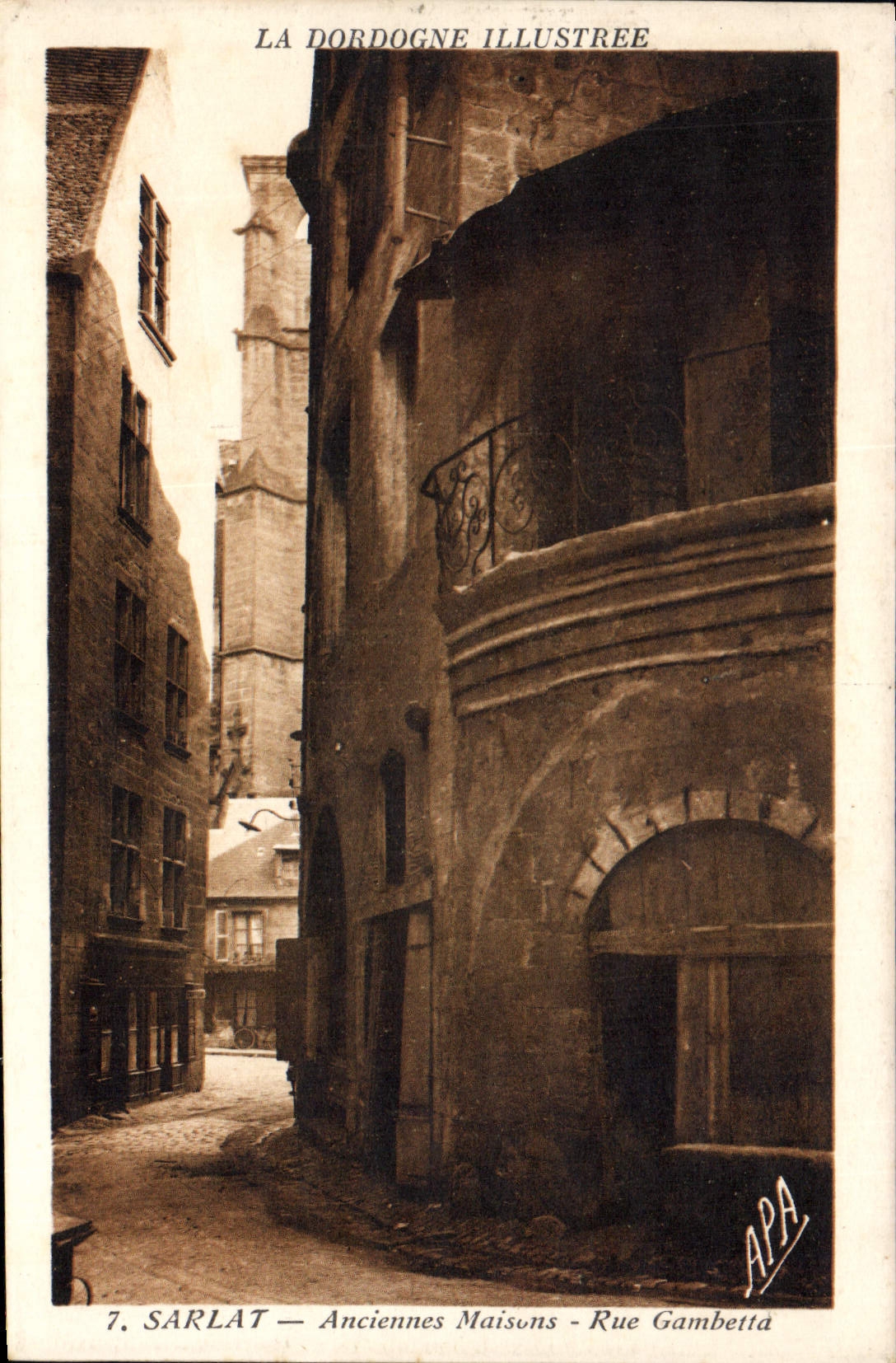 CPA Sarlat Anciennes Maisons Rue Gambetta