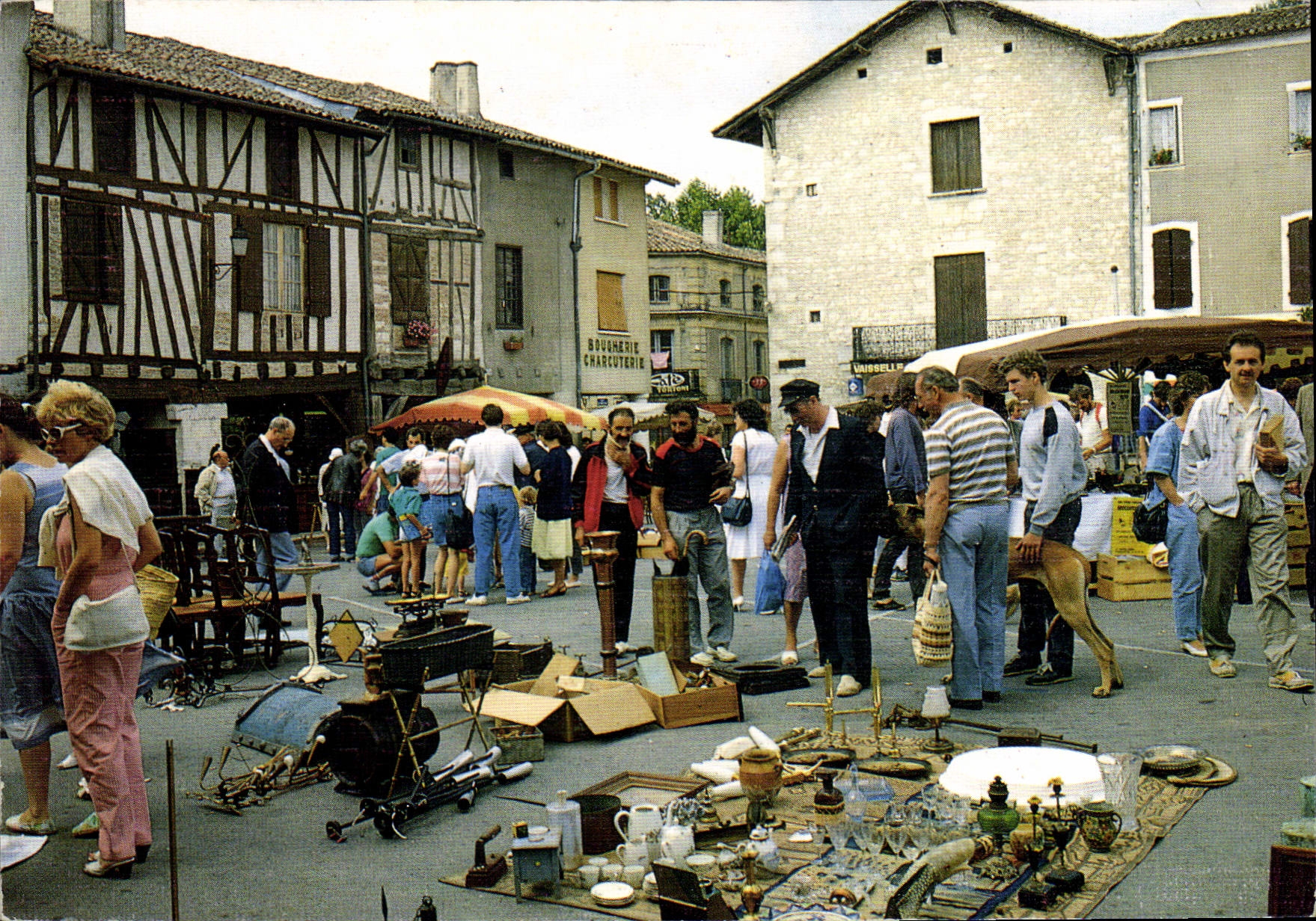 CPSM Eymet Place Gambetta Foire A La Brocante
